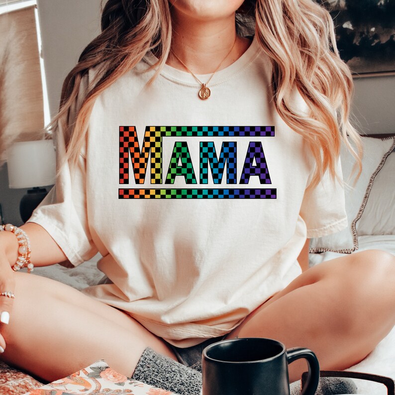 Mama Pearls Graphic Tee