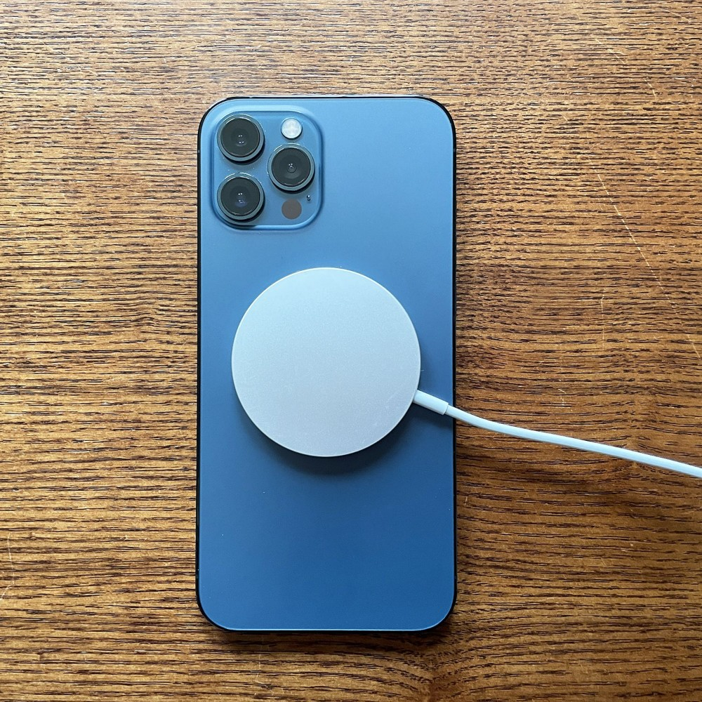 15W Fast Magnetic Wireless Charger 1m Wire Inspire Uplift