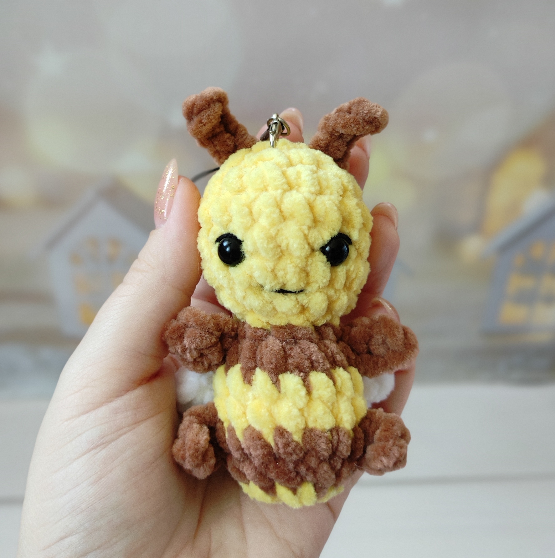 Bee crochet,bee toy,plush bee,bee keychain,gift for kid,handmade toy,girls toys