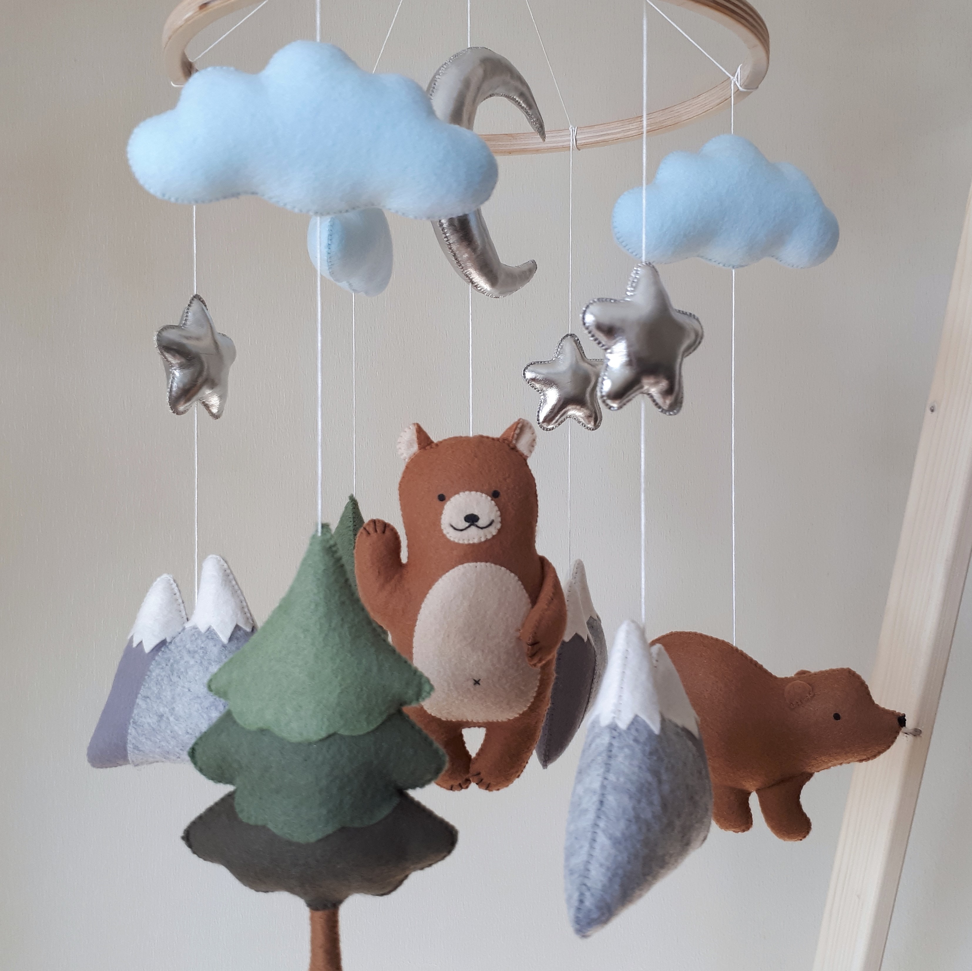 Woodland mobile nursery, bear crib mobile, forest mobile baby, expecting mom gift, new baby gift, baby shower gift - unpainted wooden base/With Silver Stars