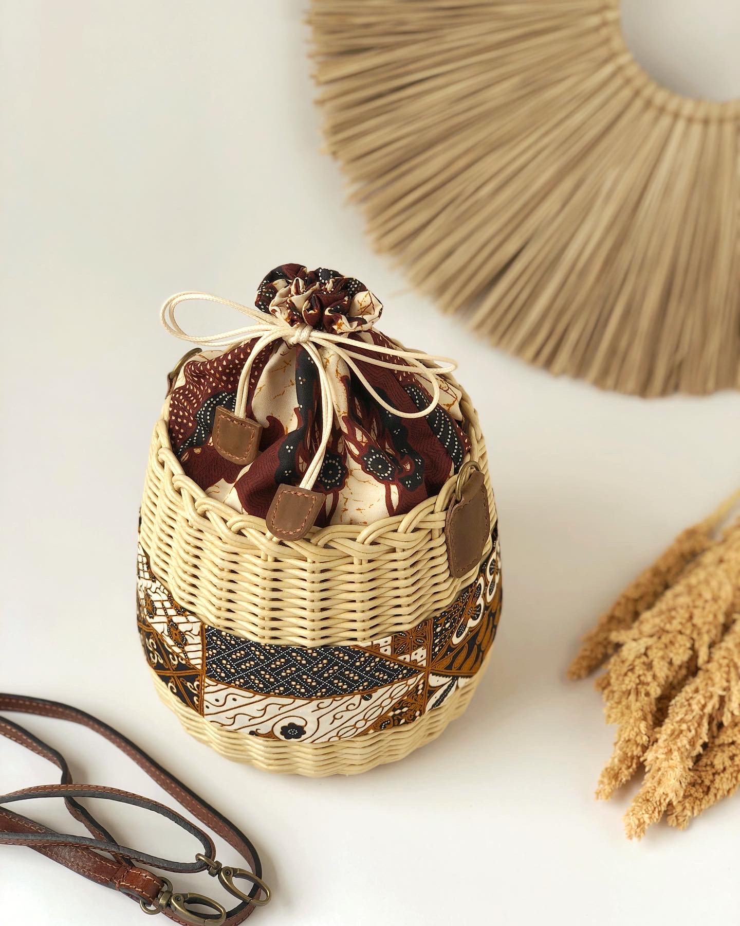 Summer vacation wicker basket bucket straw bag Inspire Uplift