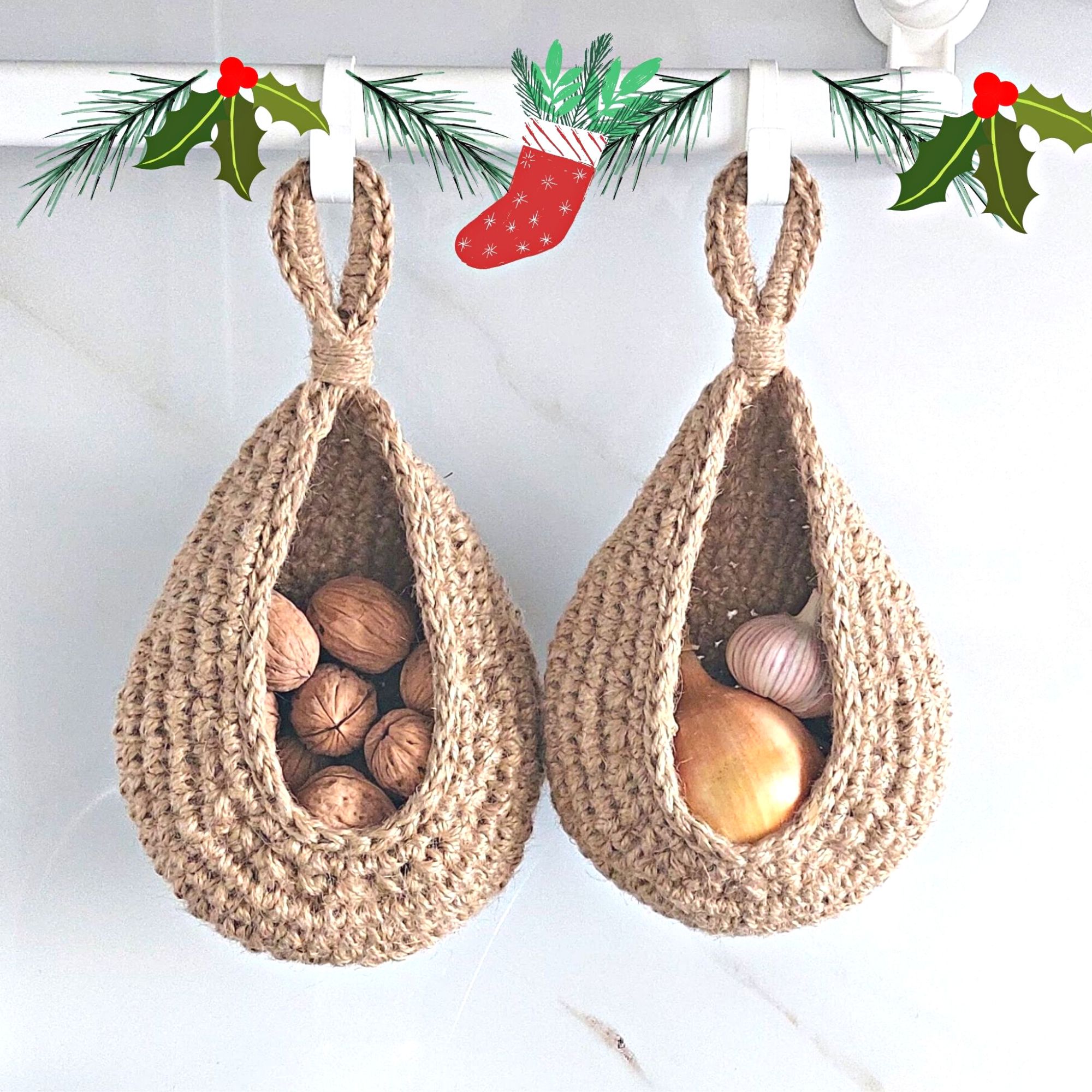 Christmas-decor-baskets.jpg
