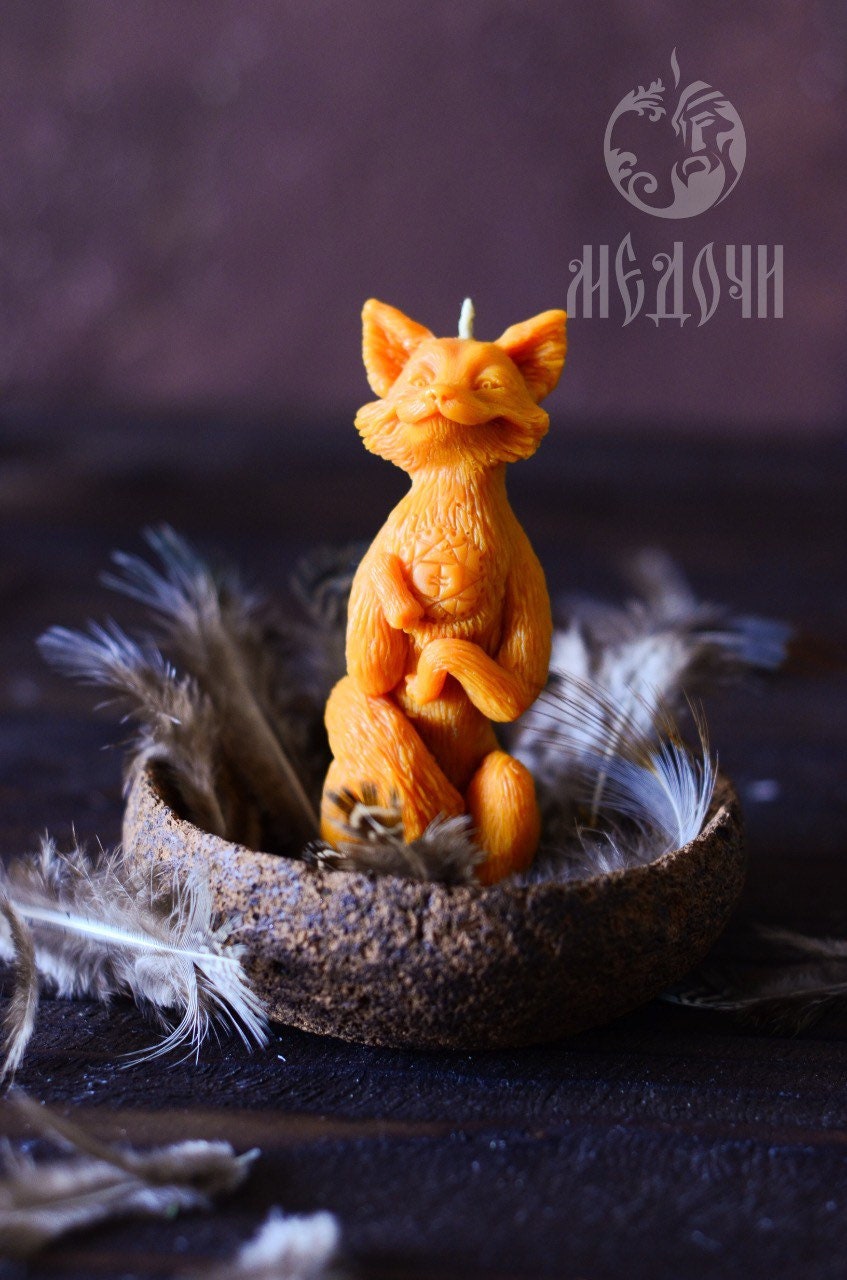 Beeswax candle Fox, silicon molds for candle or soap , totem Inspire