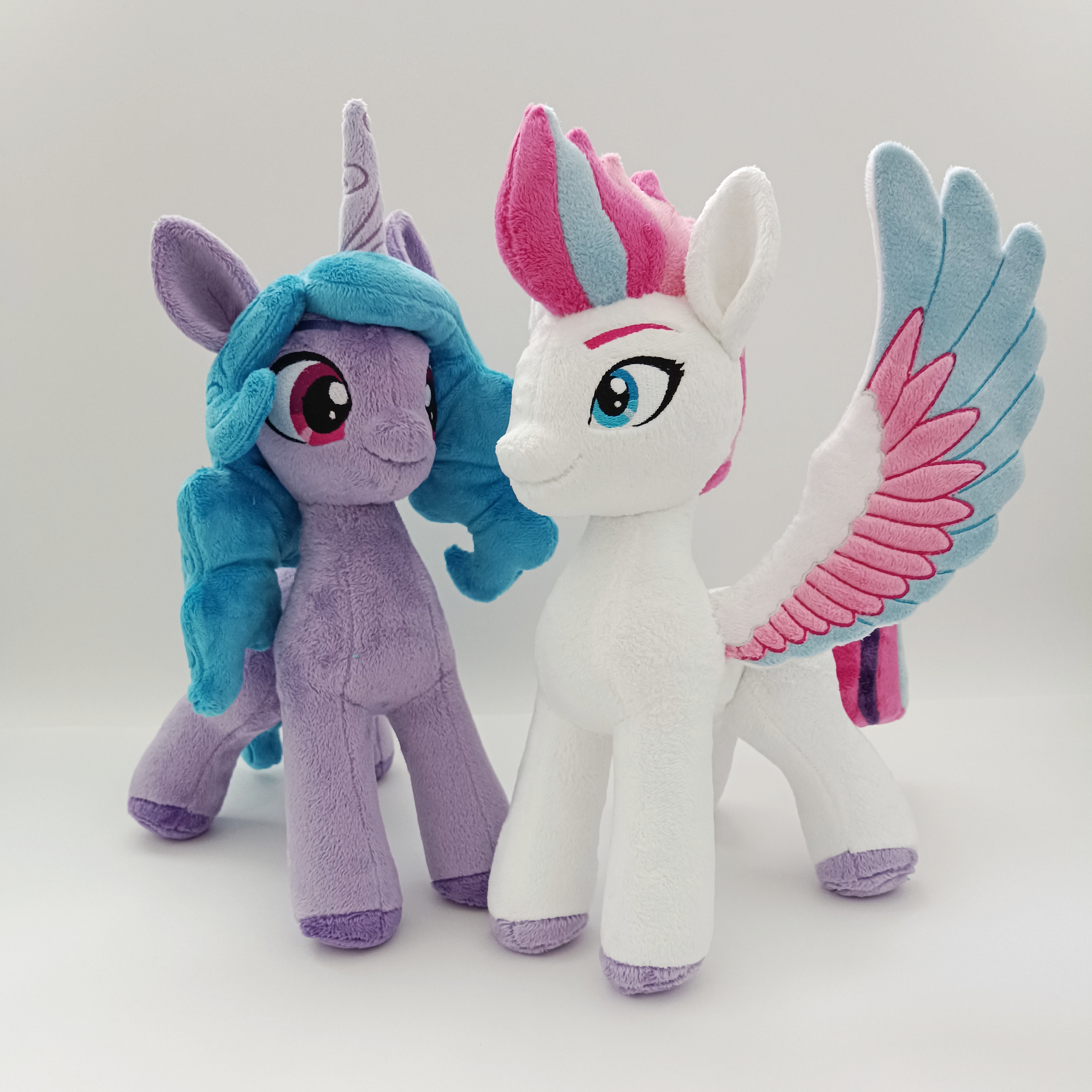 Set of two plush ponies Zipp Storm & Izzy Moonbow MLP