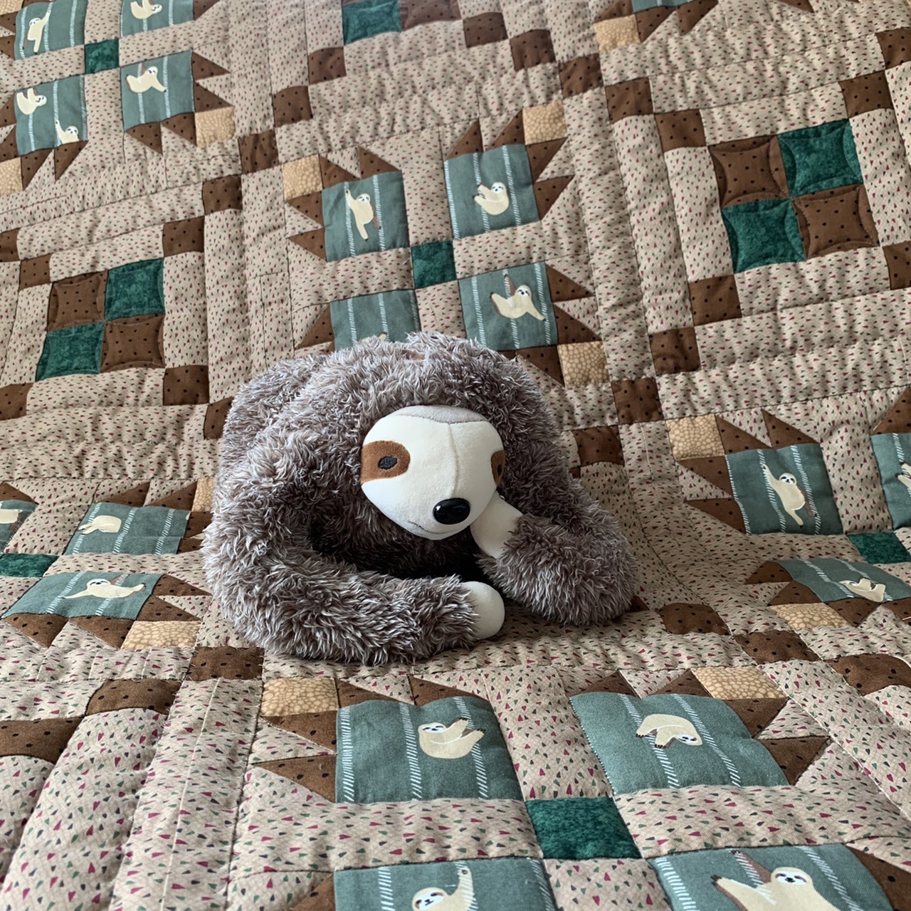 Sloth patchwork baby quilt, Unisex baby blanket, Gender neut Inspire