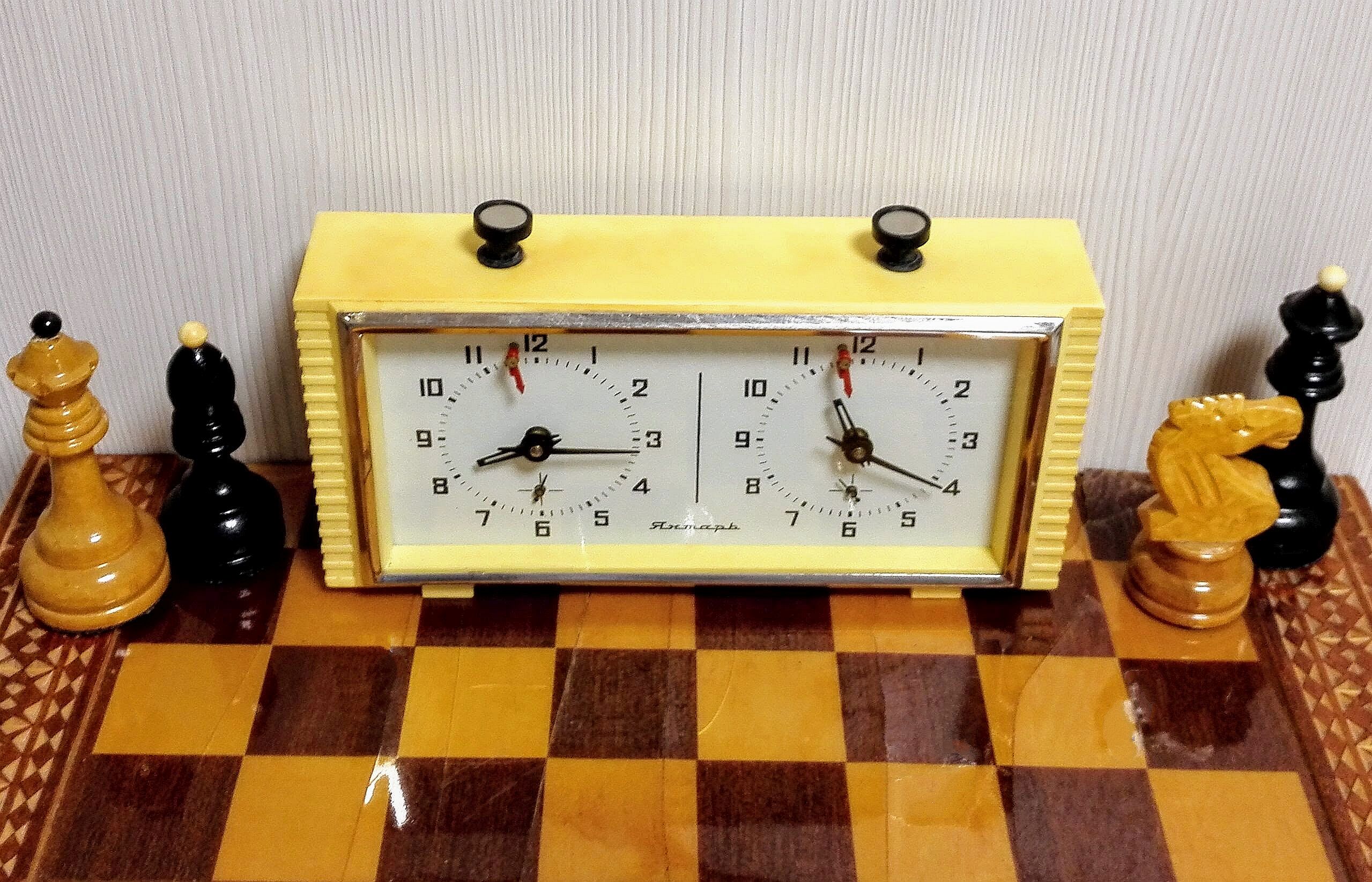 Vintage Soviet Chess Clock. Mechanical Chess Clock Jantar Inspire Uplift