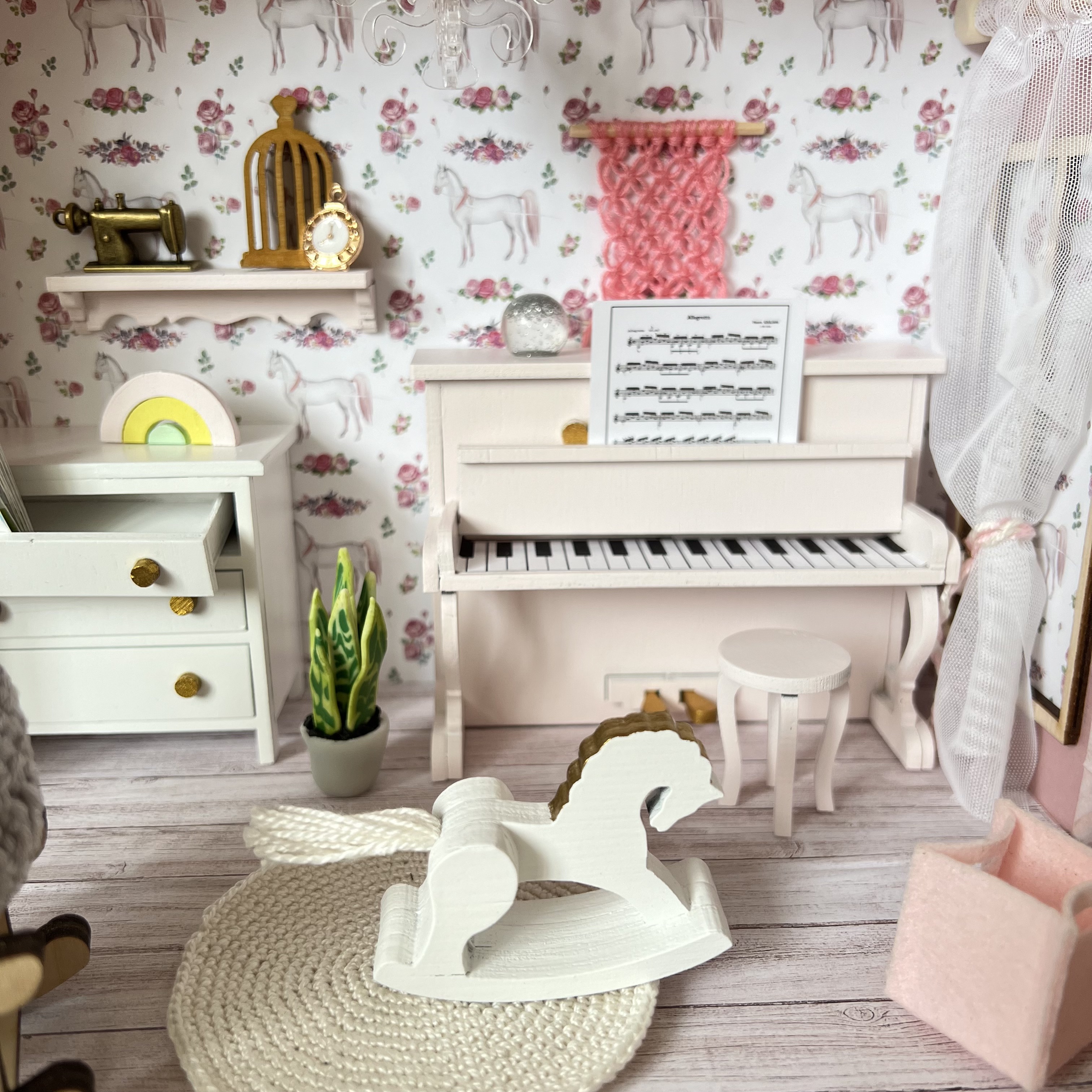 The dollhouse PIANO miniature lol doll furniture 1:12 modern doll house accessories bjd doll ikea flisat girl toys - pink PIANO