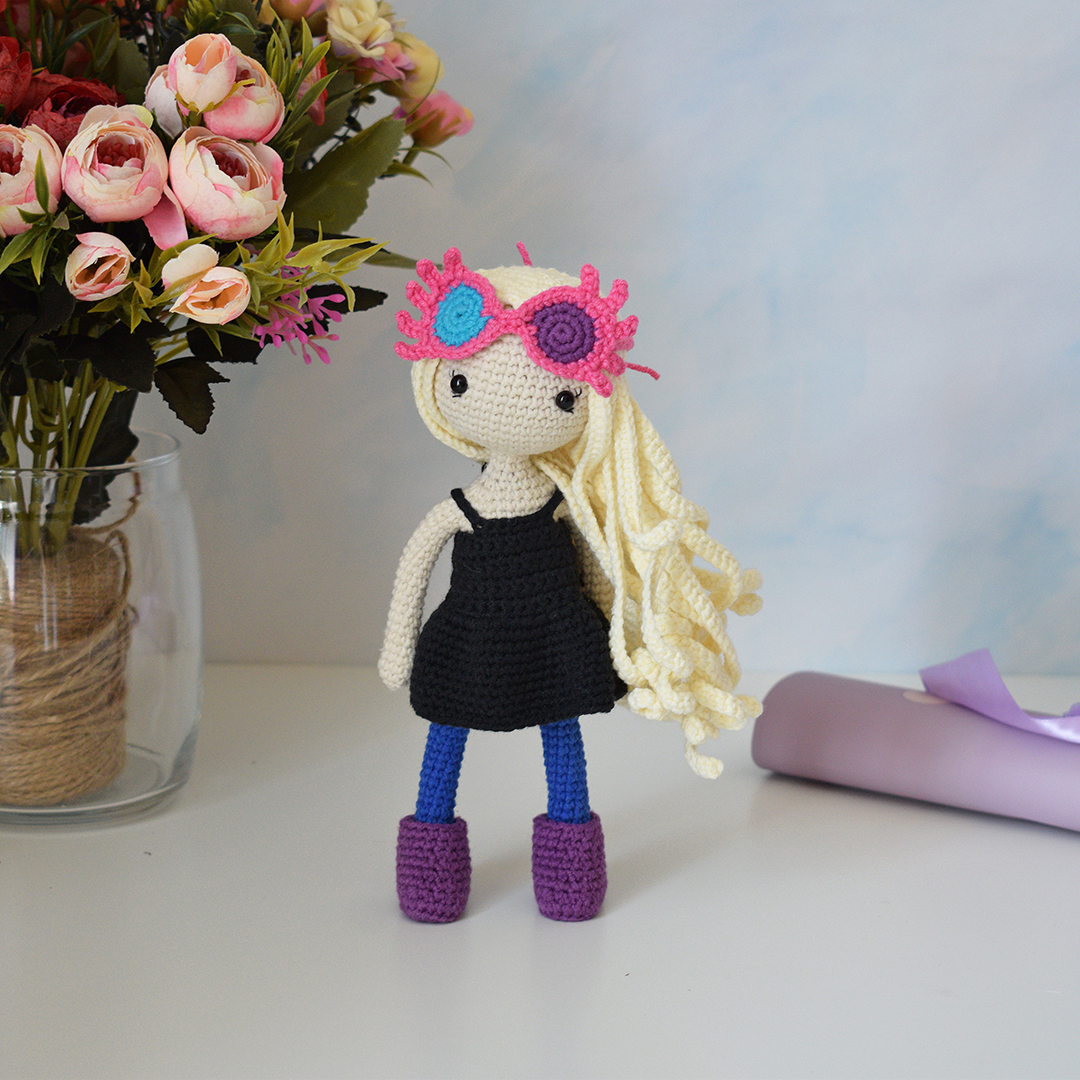 lunalovegoodinteriordoll.jpg