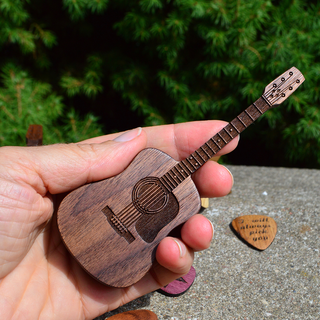Personalized guitar pick holder, wooden custom plectrum box, Inspire