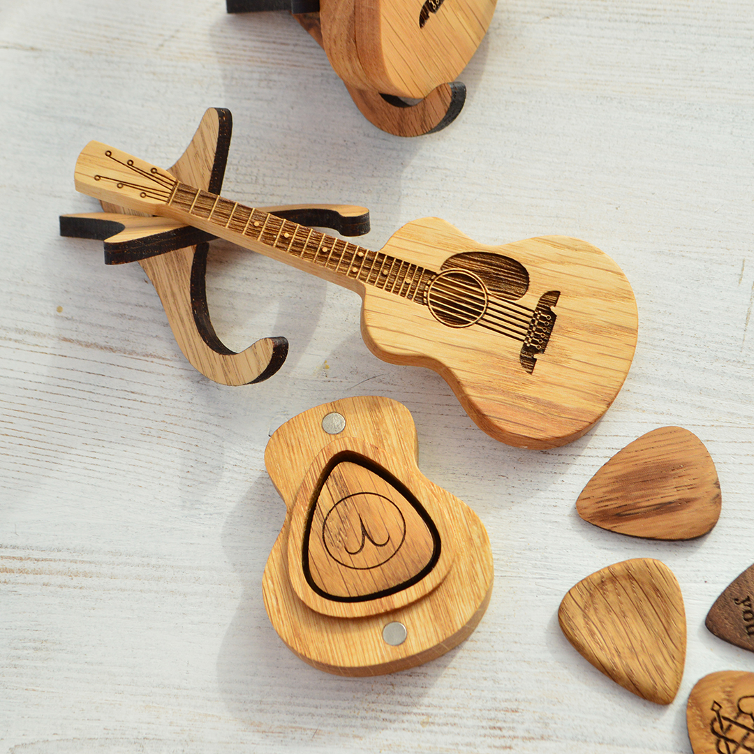 Personalized guitar pick holder, wooden custom plectrum box, Inspire