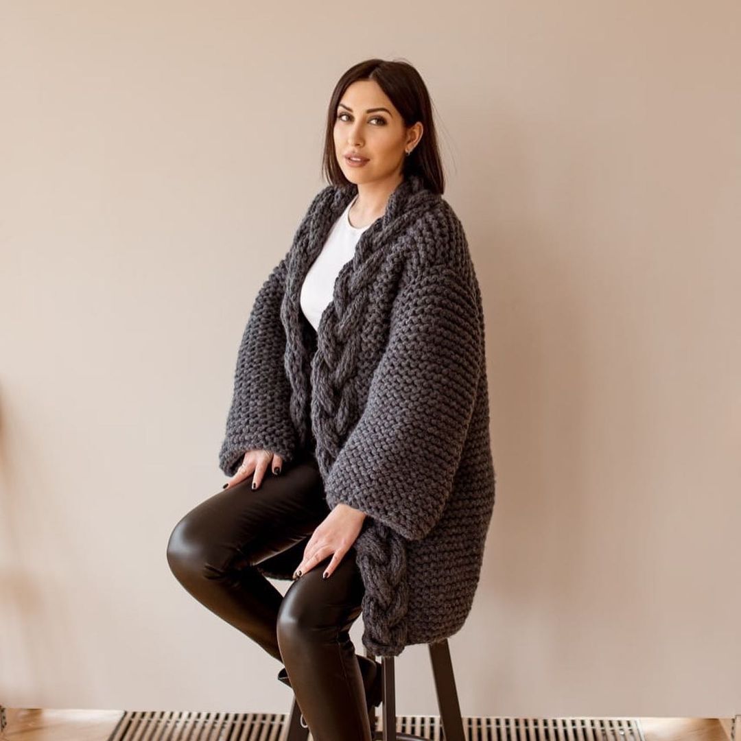 Cabled Knit Women's Cardigan Knitting Pattern, Chunky Cardig Inspire Uplift