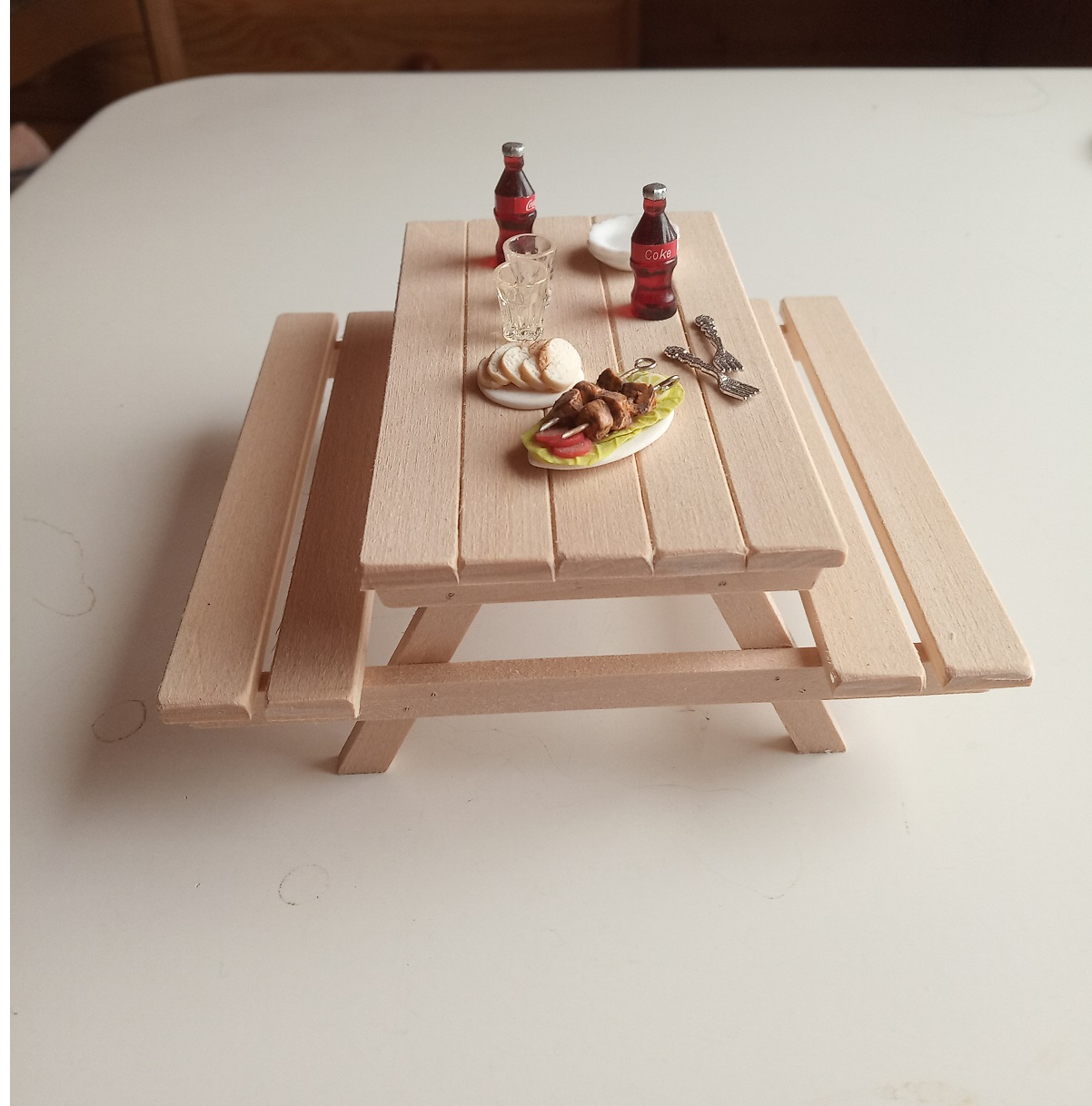 A miniature picnic table scale 112 / 116 Inspire Uplift