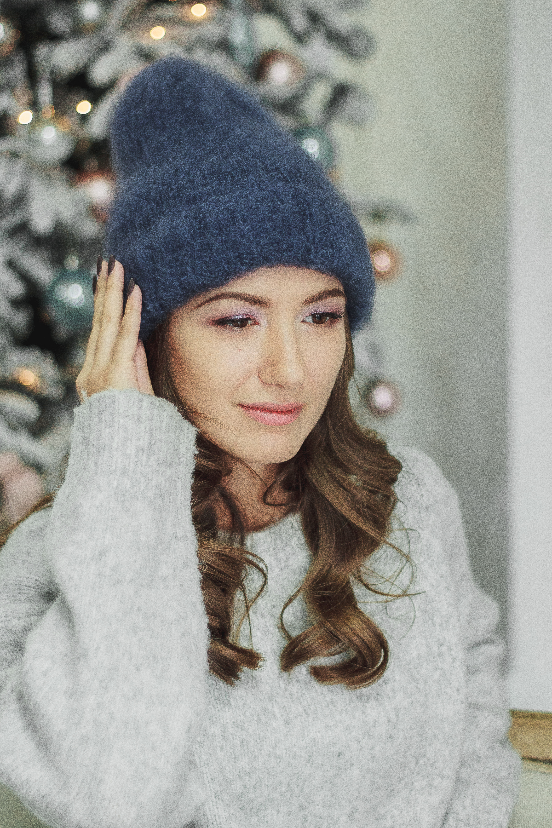 Fluffy-warm-blue-hat-6.jpg