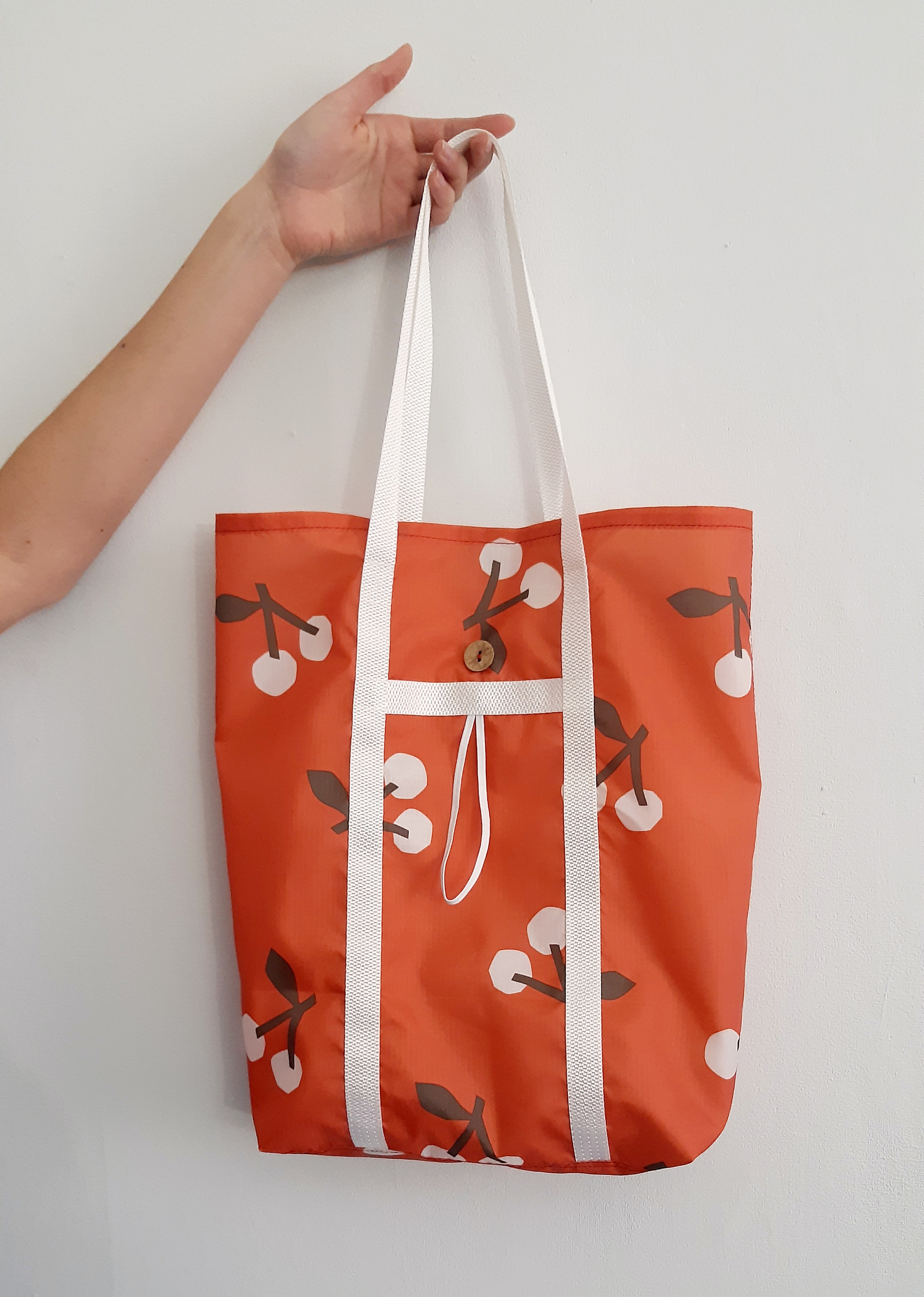 Foldable reusable grocery shopping bag with long handles, ze Inspire