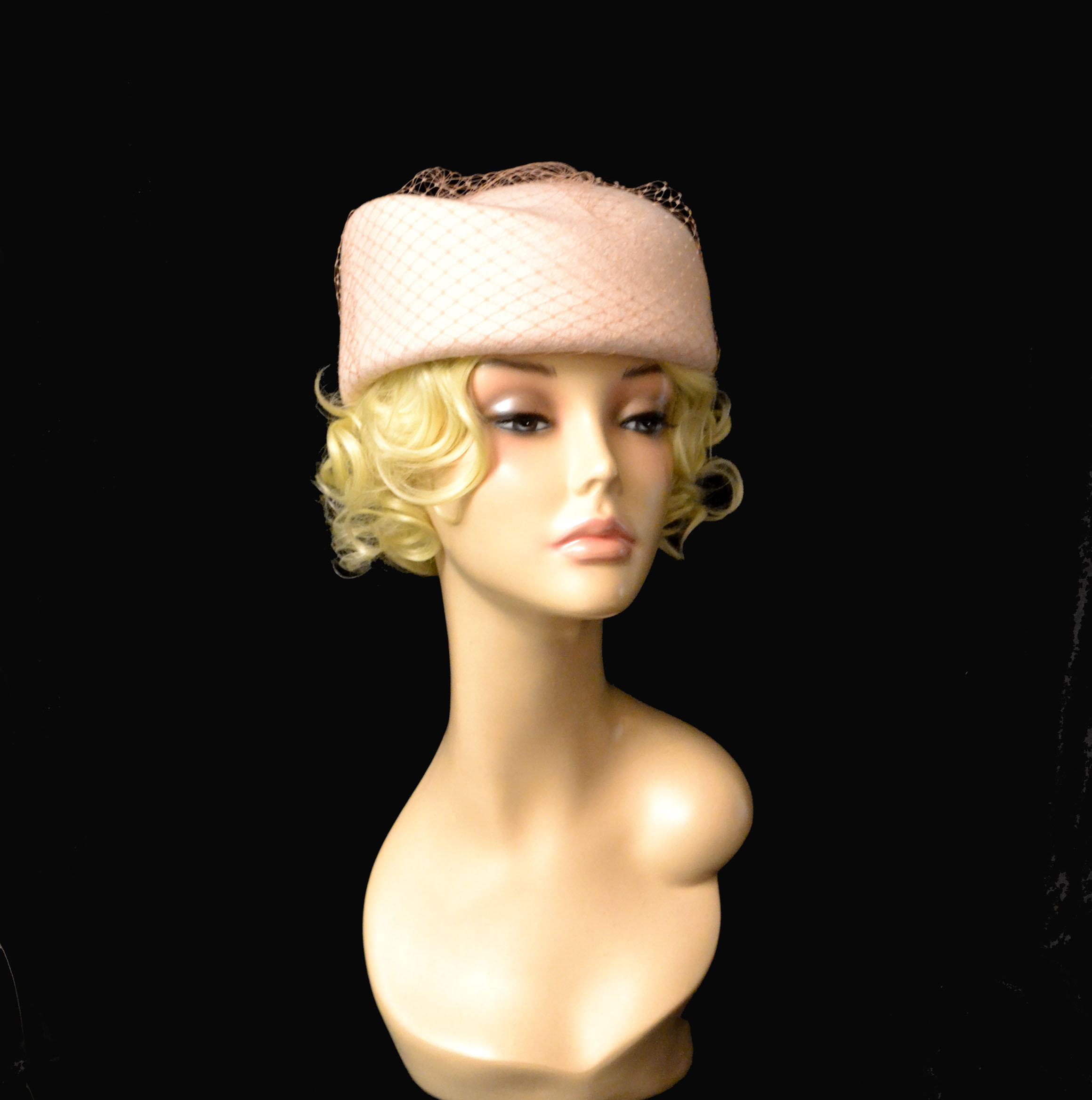 MADE TO ORDER . cream hat, cream fascinator hat, formal hat, Inspire
