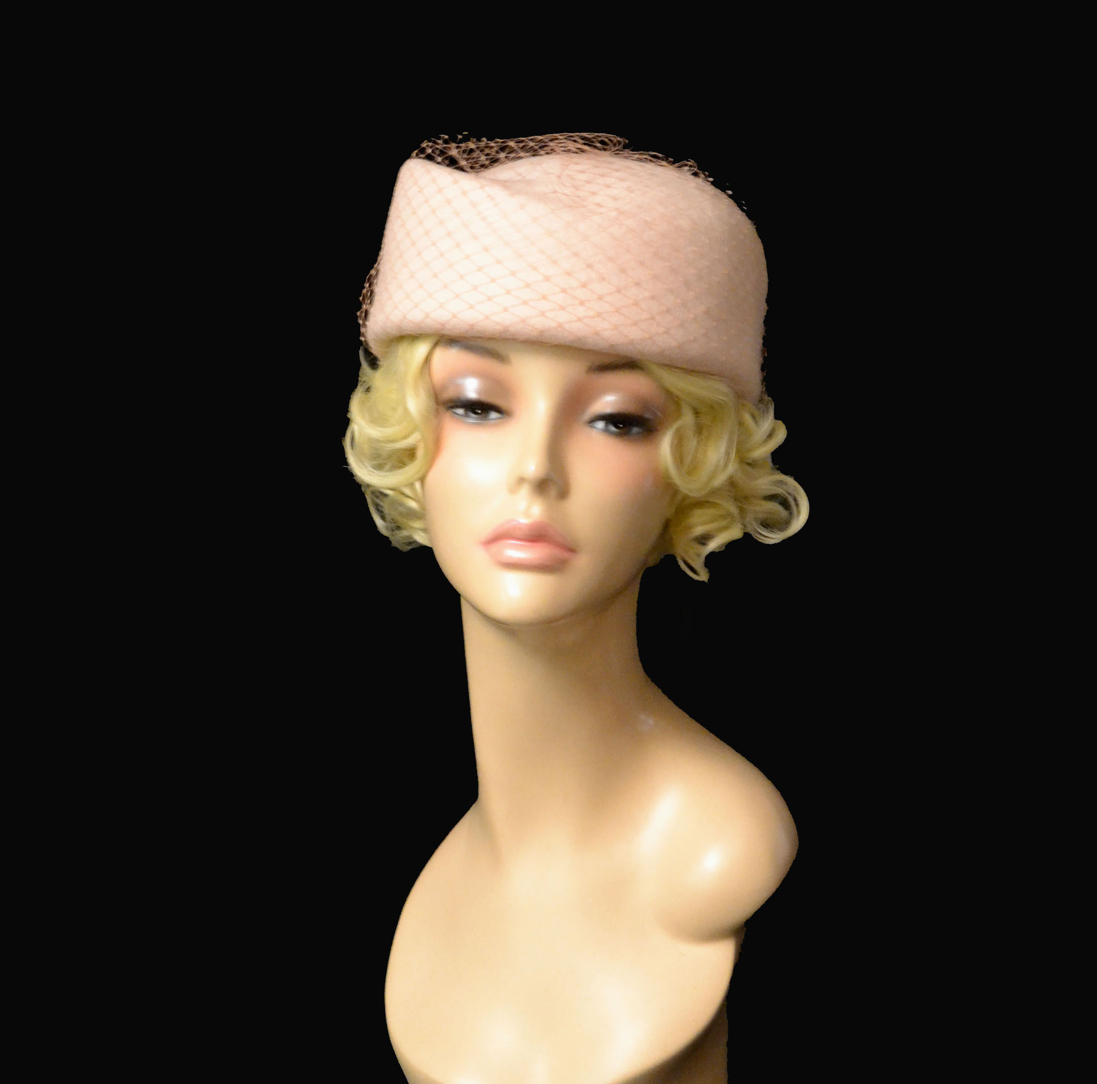 MADE TO ORDER . cream hat, cream fascinator hat, formal hat, Inspire