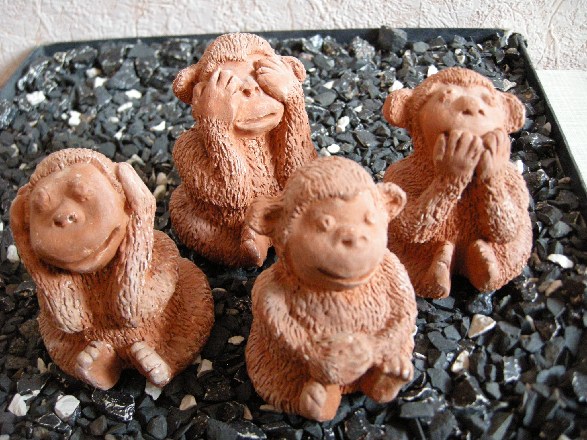 Ceramic Set of 4 monkeys statues Inspire Uplift