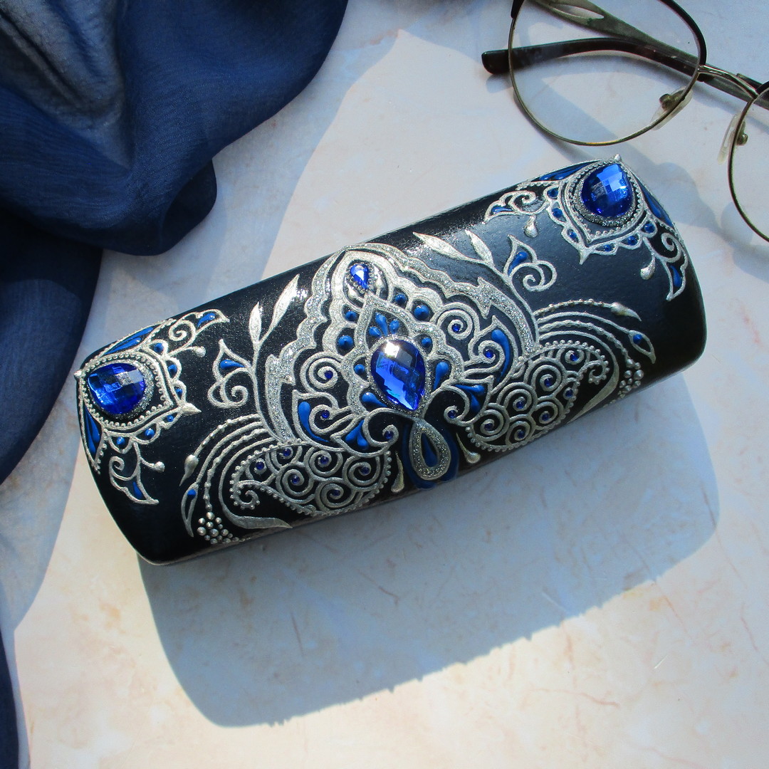 Personalized glasses case, Handpainted eyeglass case, Eyegl Inspire