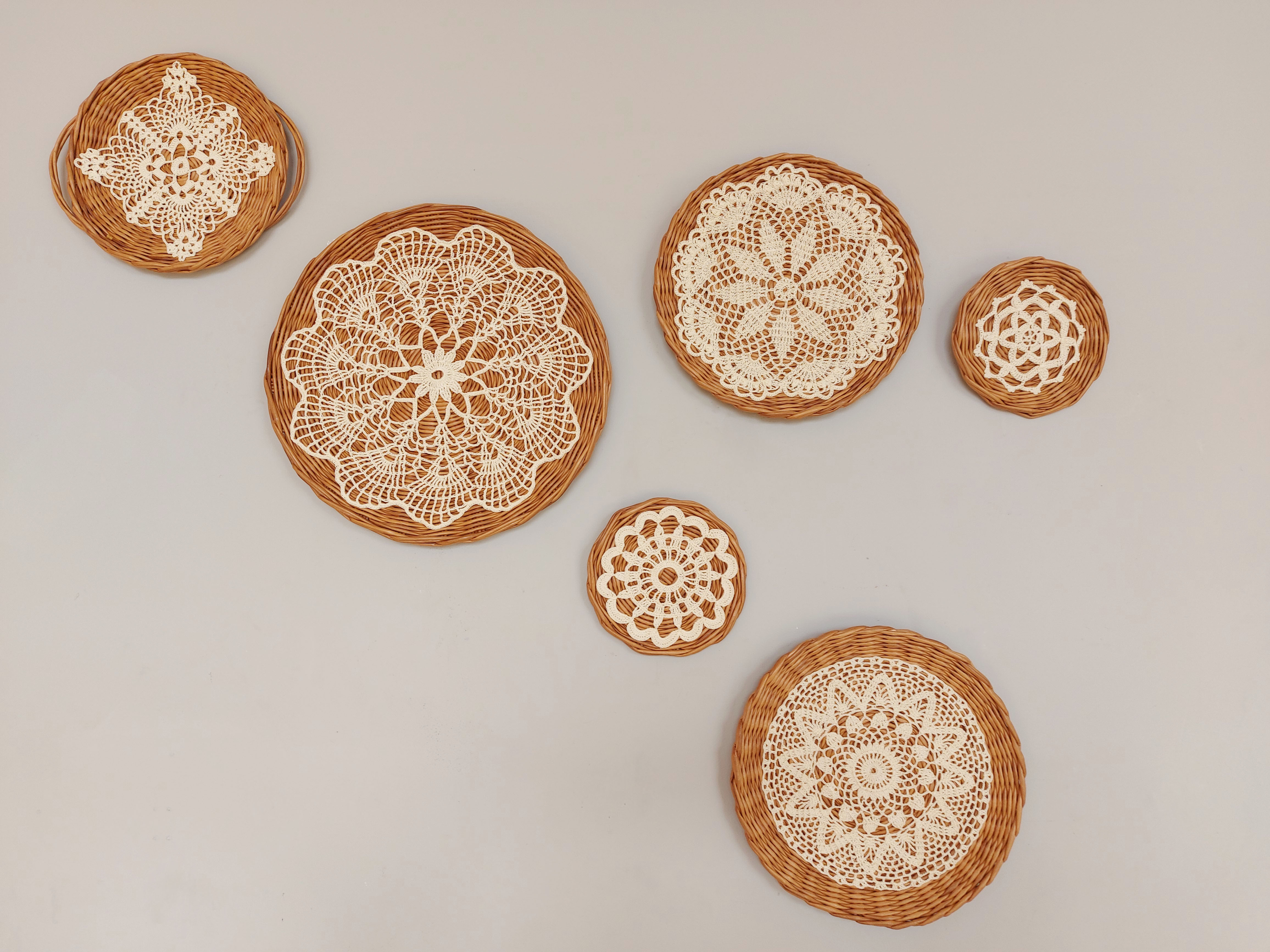 Set of round wall mounted wicker baskets. Doily wall hanging Inspire