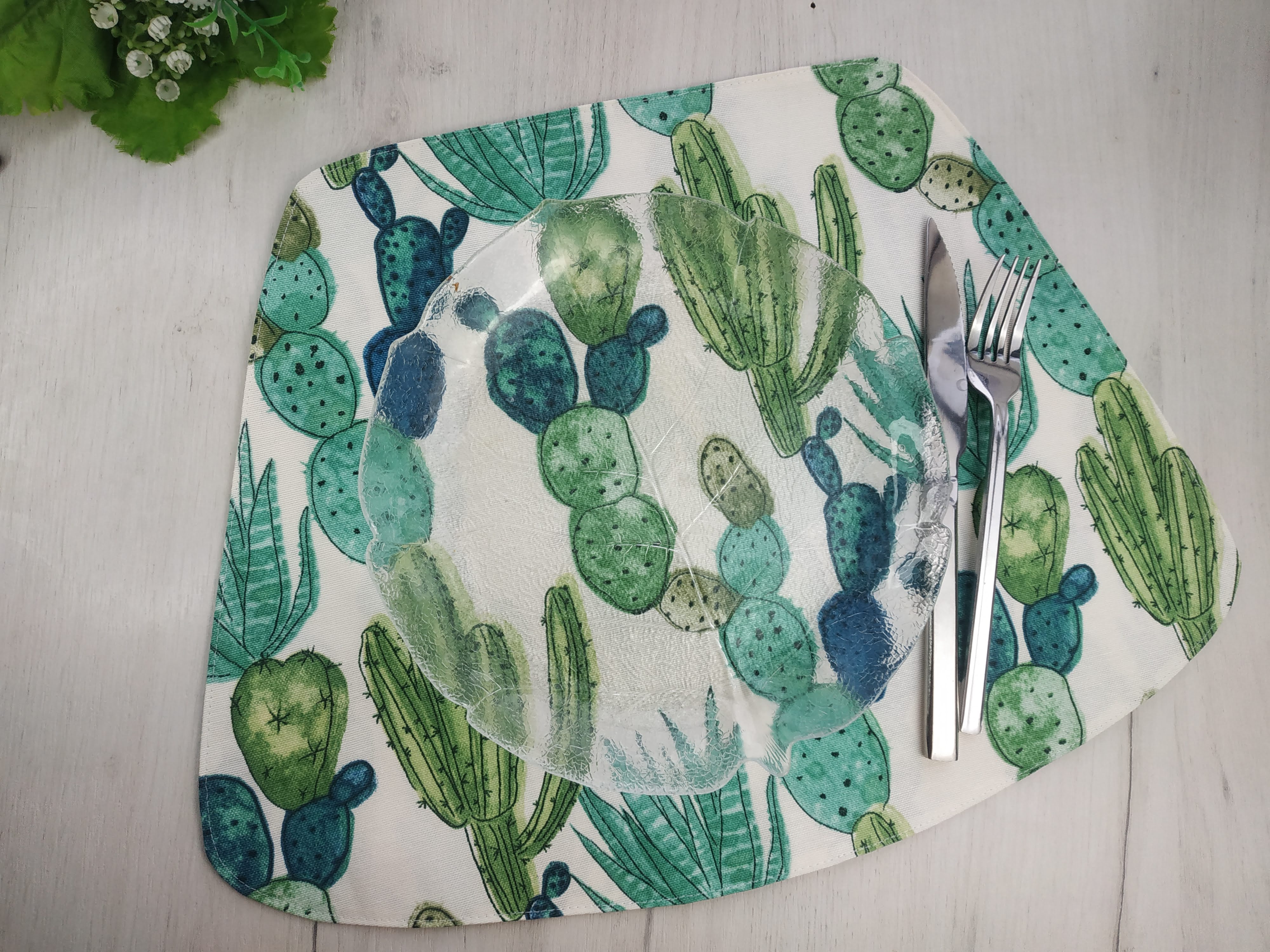 Cactus placemats set of 8, 6, 4 or 2, wedge placemats, washa Inspire
