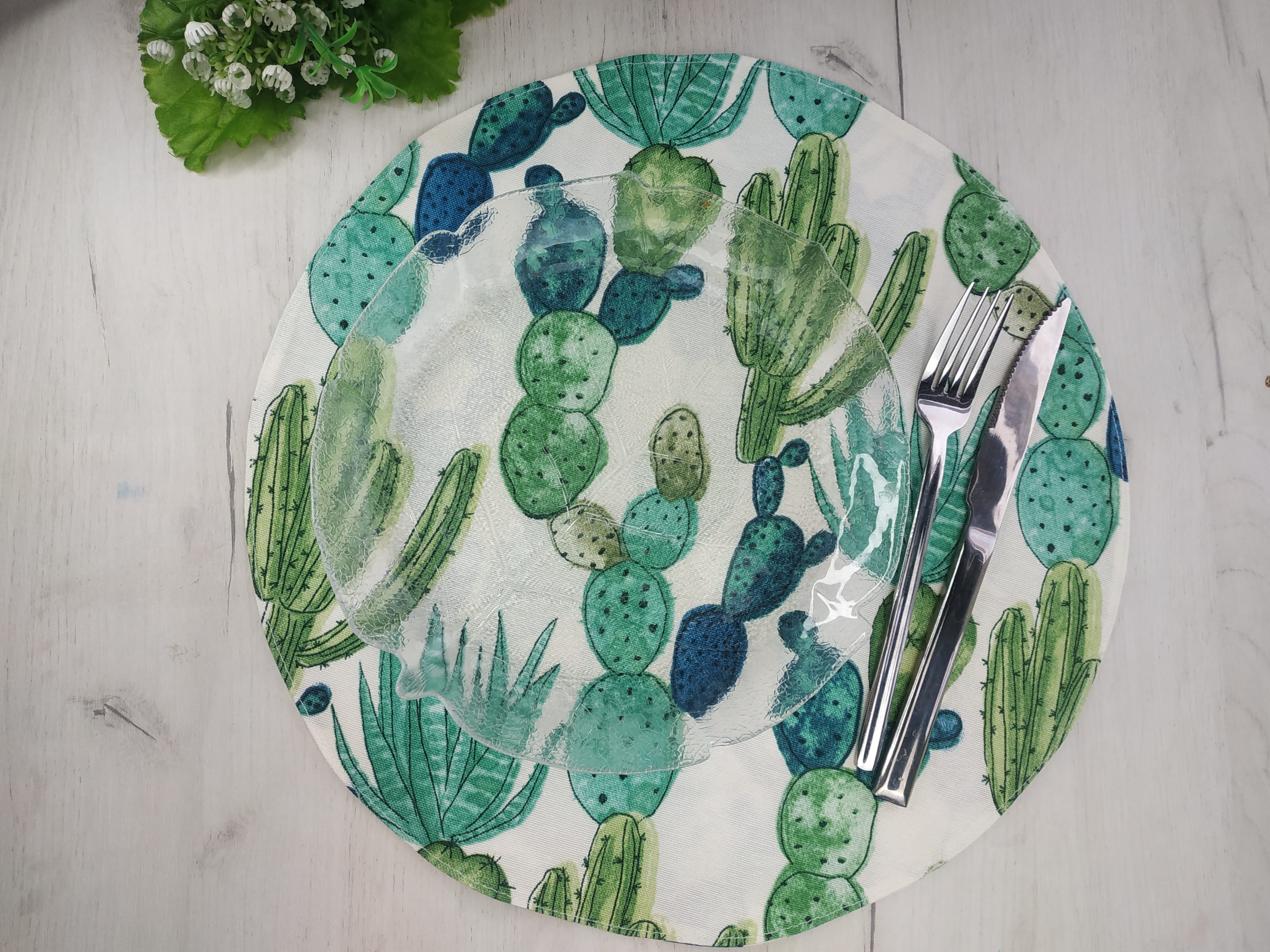 Cactus placemats set of 8, 6, 4 or 2, wedge placemats, round Inspire