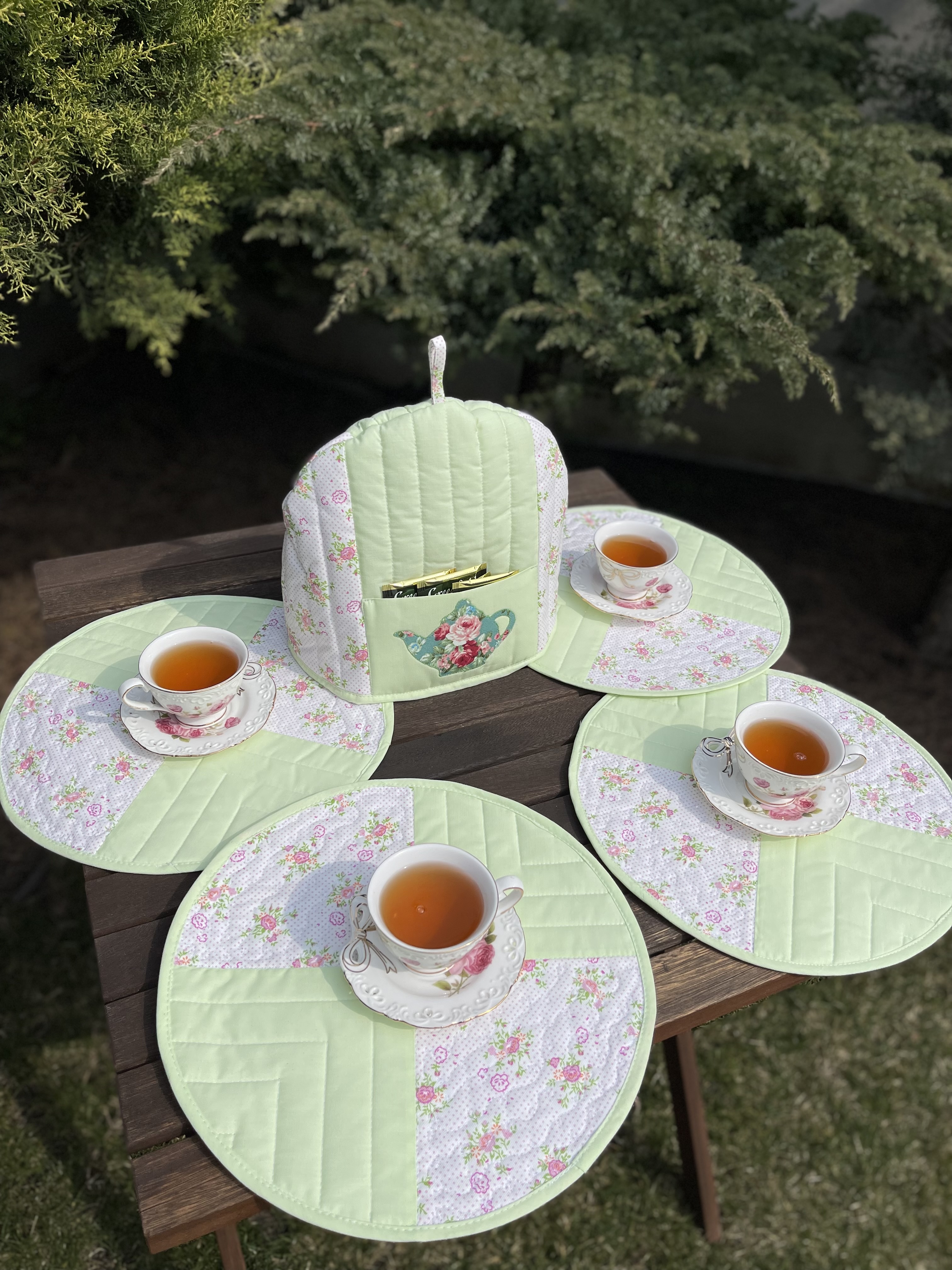 Set of 4 Quilted Table Mats and tea cozy for teapot | Inspire Uplift