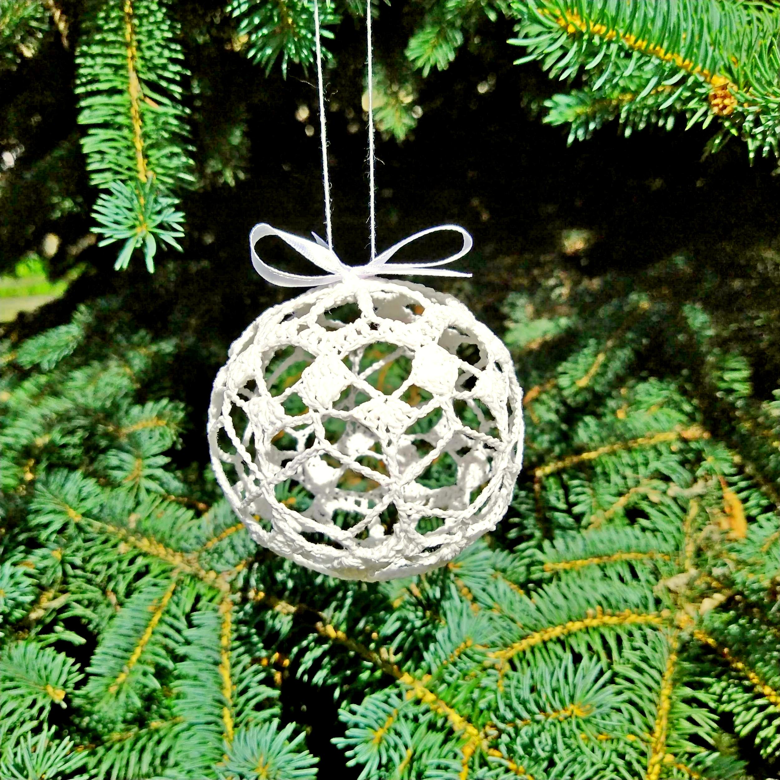 Crochet Christmas balls tree ornaments pattern Christmas d Inspire