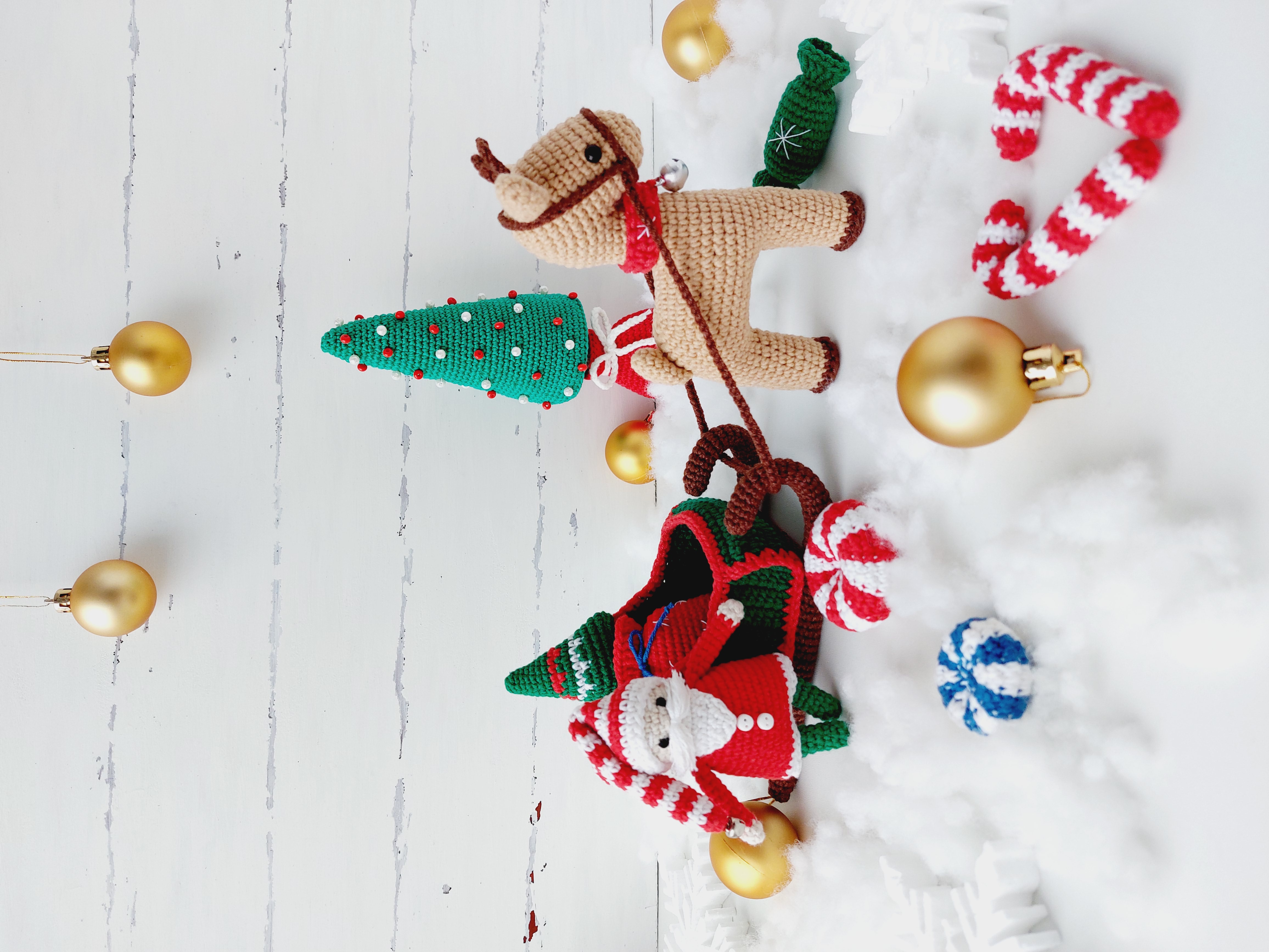 Christmas Decoration Crochet Pattern, Crochet Santa in the S | Inspire ...