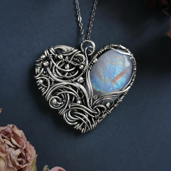 925 Sterling Silver Moonstone Heart Pendant Necklace