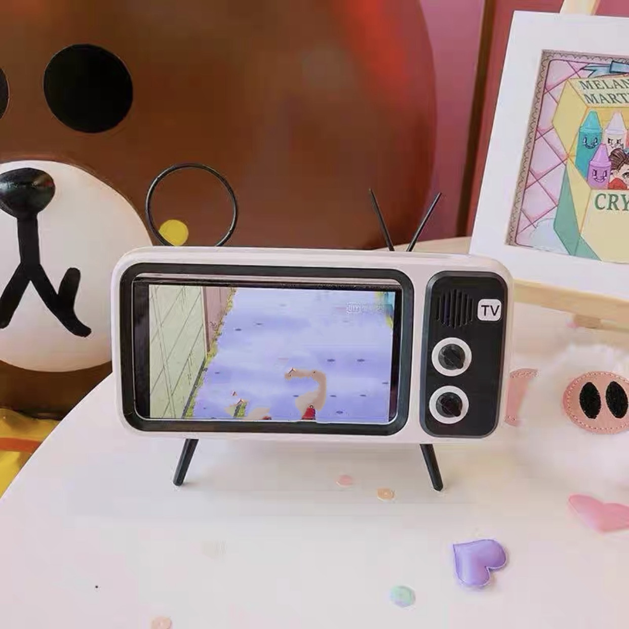 Retro Style Mobile Phone Rack Is A Magic Tool For Chasing Dr | Inspire ...