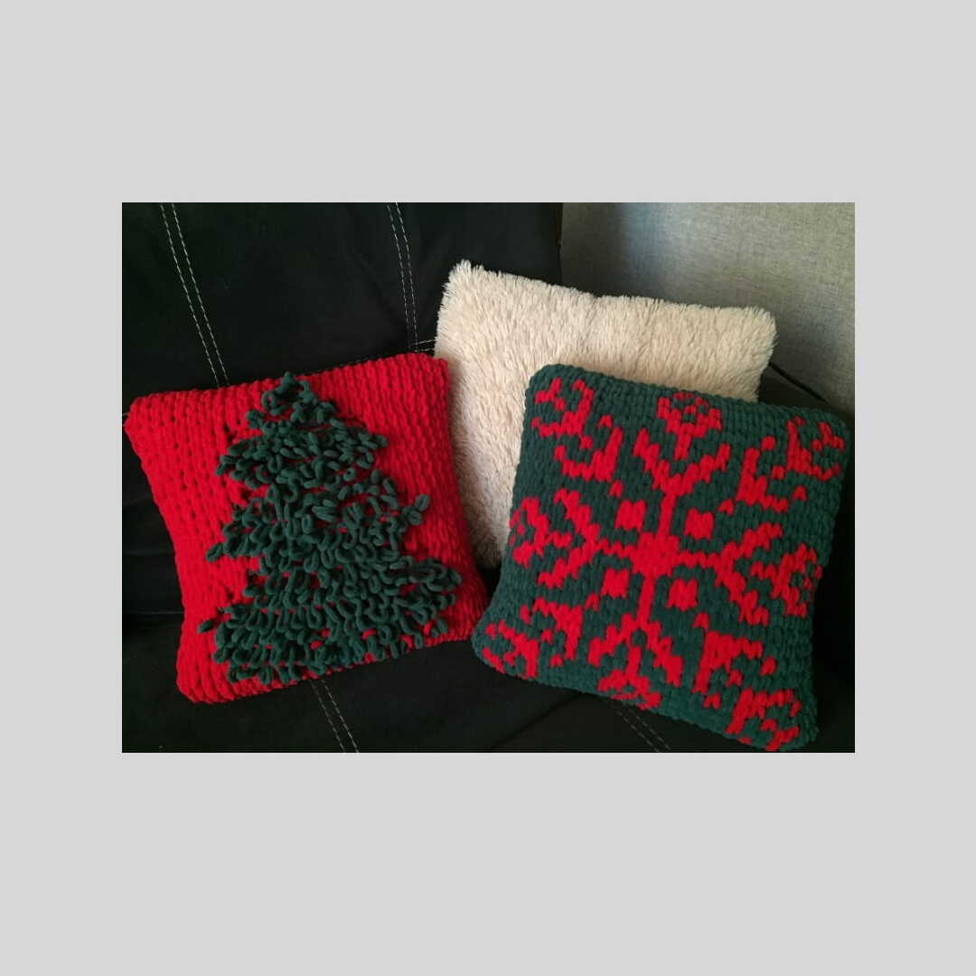 Loop yarn finger knitted Christmas Cushion cover pattern PDF Inspire