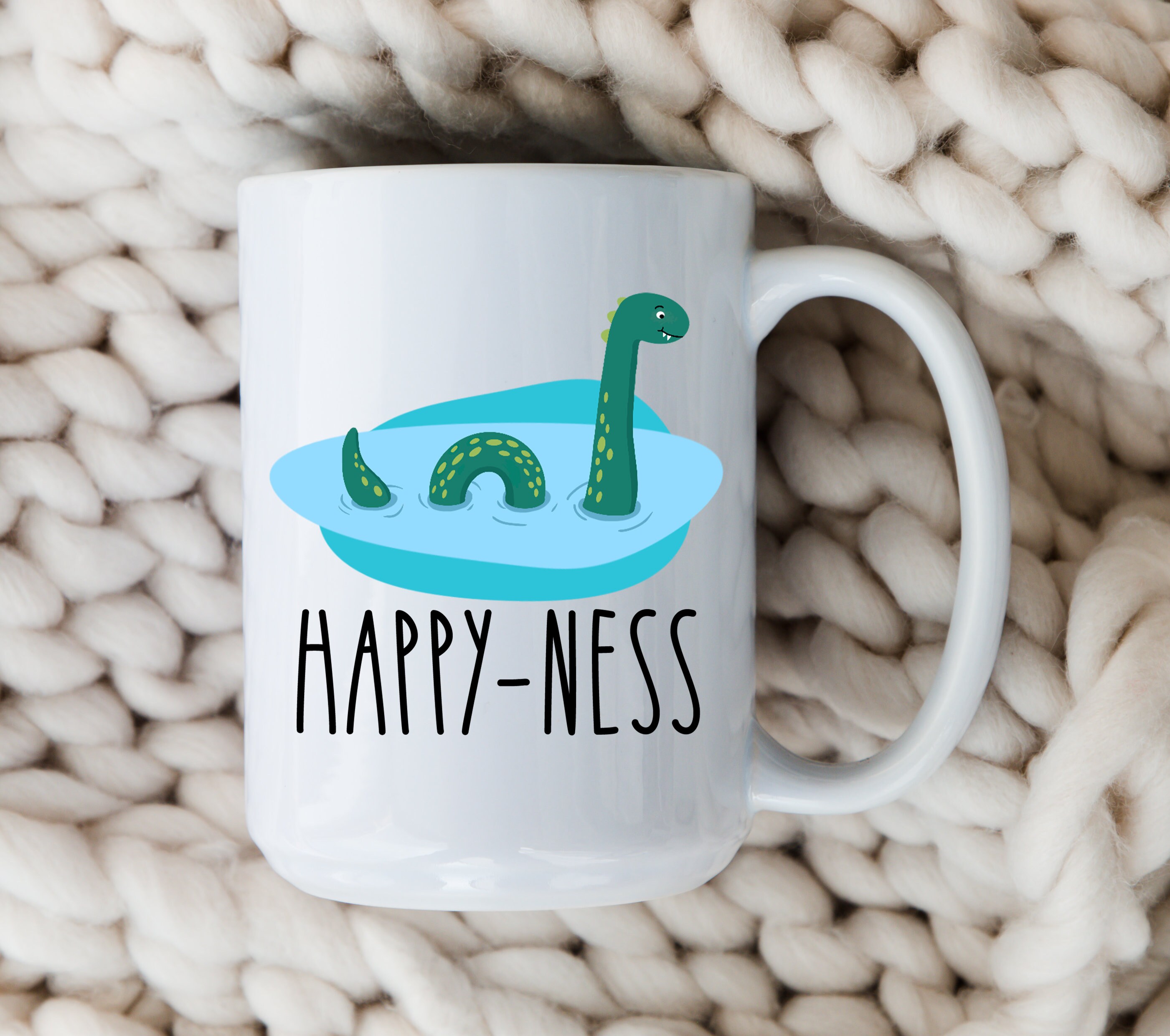 Tazza Divertente LookHUMAN 'Happy-Ness' Con Mostro Di Loch Ness - 425 Ml, Lavabile In Lavastoviglie