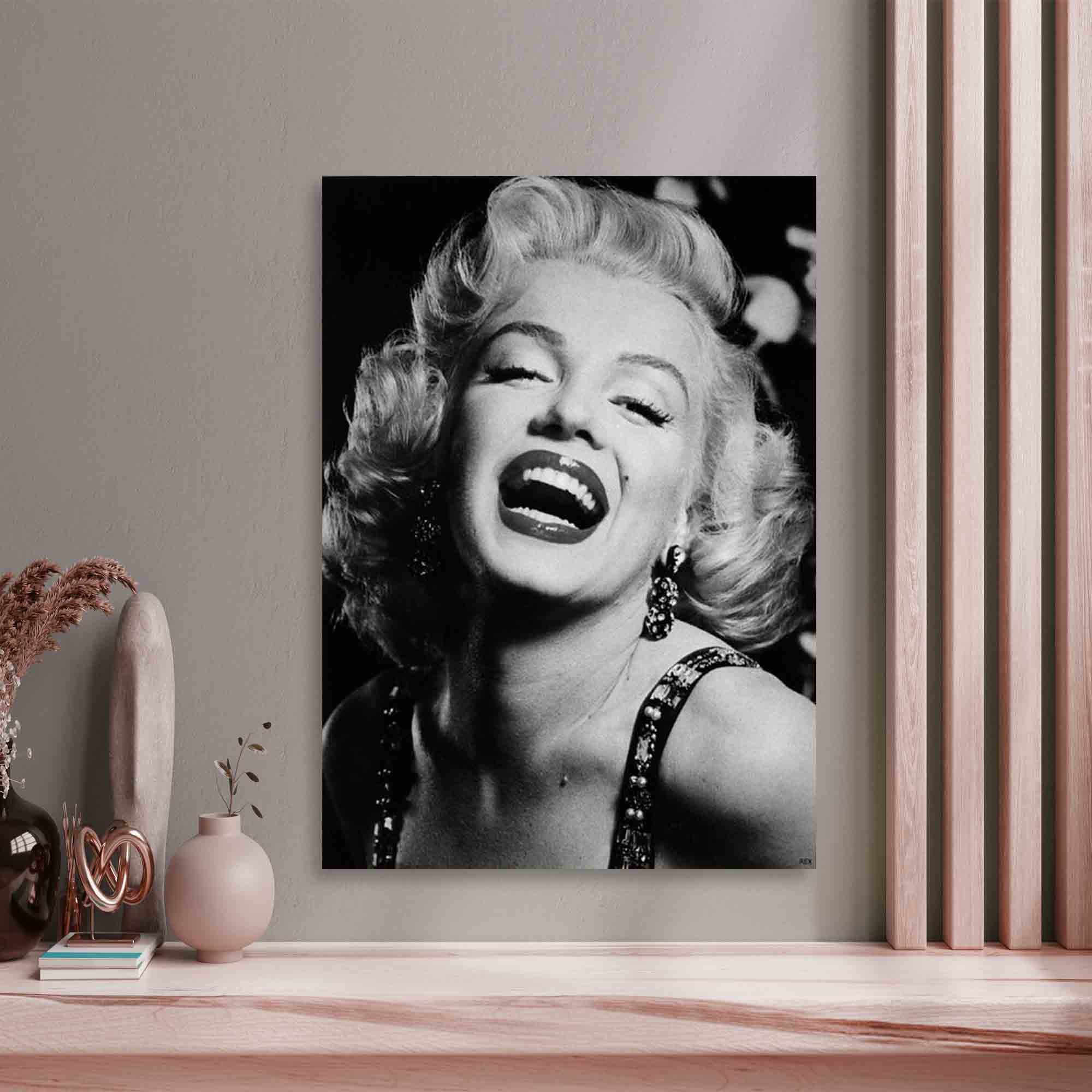 Wall art Holiday decor Marilyn Monroe Pink Bubble Gum, Maril | Inspire ...