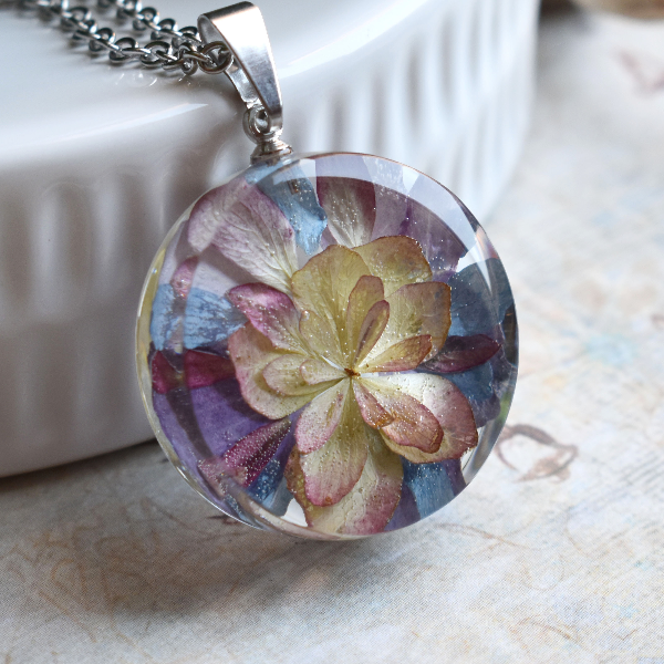 Real hydrangea pendant. Real flower necklace. Flowers in res | Inspire ...