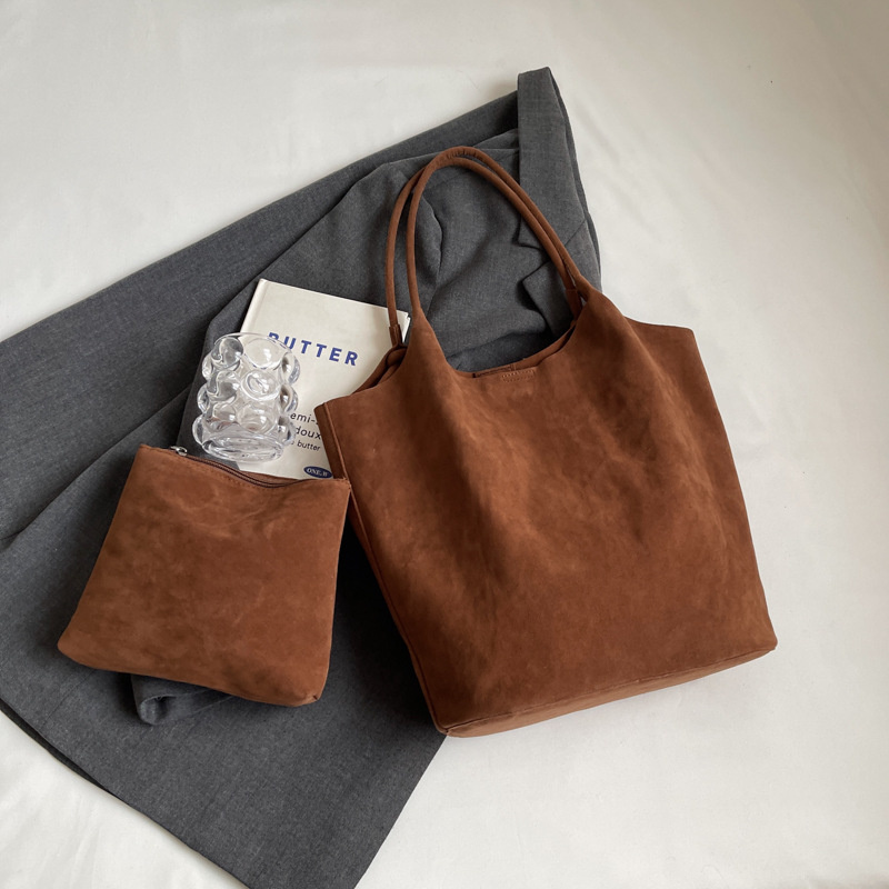 Vintage PU Leather Shoulder Bag for Women Chic Underarm Commuting Handbag Versatile Hot Sale Purses