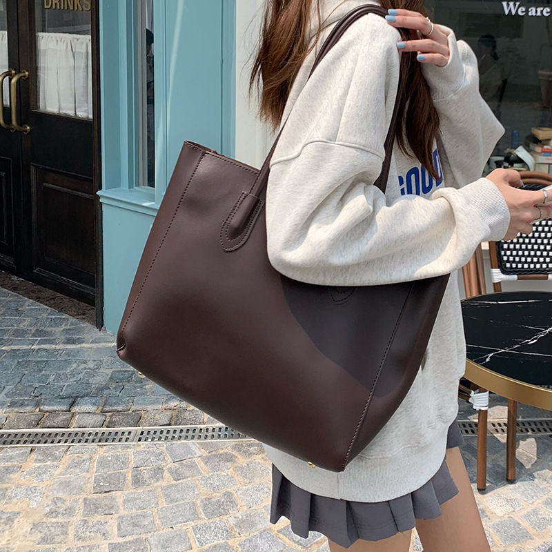 Vintage Large Capacity Womens Tote Bag Korean Style Commuter Shoulder Handbag