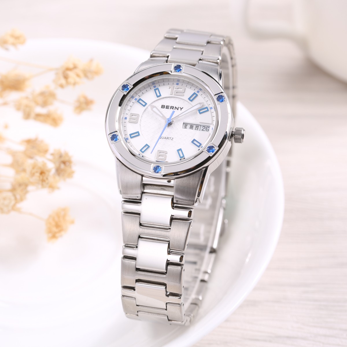 Elegant Womens Stainless Steel Quartz Watch Luminous Waterproof Date Week Display
