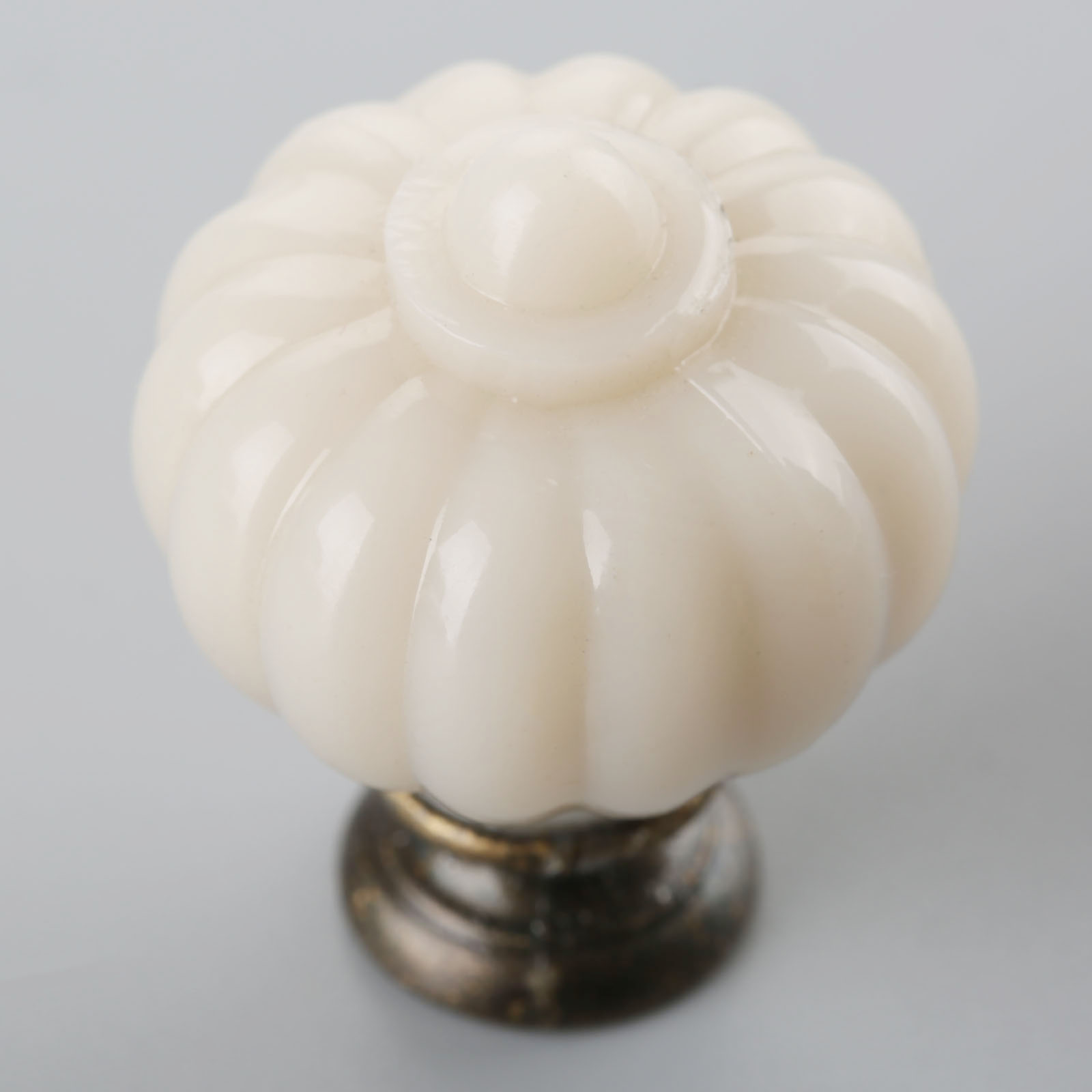 Modern Single Hole Cabinet Knob for Cupboards Drawers and Furniture