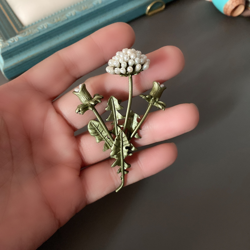 Vintage Enamel Brooch Pin for Women, Elegant Floral Pearl & Crystal Diamond Corsage for Weddings, Parties & Special