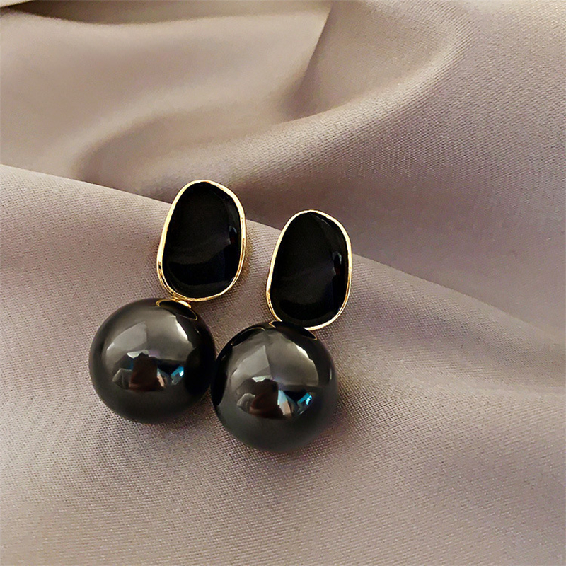 Elegant Pearl Dangle Earrings with Geometric Acrylic Ball Design for Women