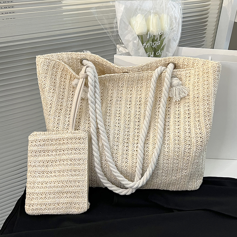 Large Capacity Straw Tote Bag Handmade Woven Summer Beach Bag for Women