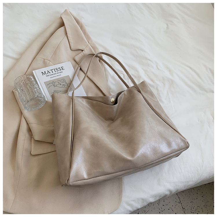 Vintage Soft Leather Tote Bag for Women Large Capacity Korean Style Shoulder Bucket Handbag