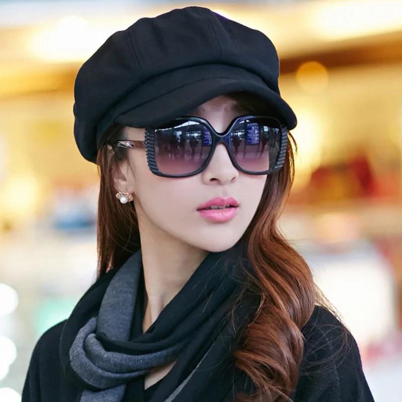 Women display picture 1