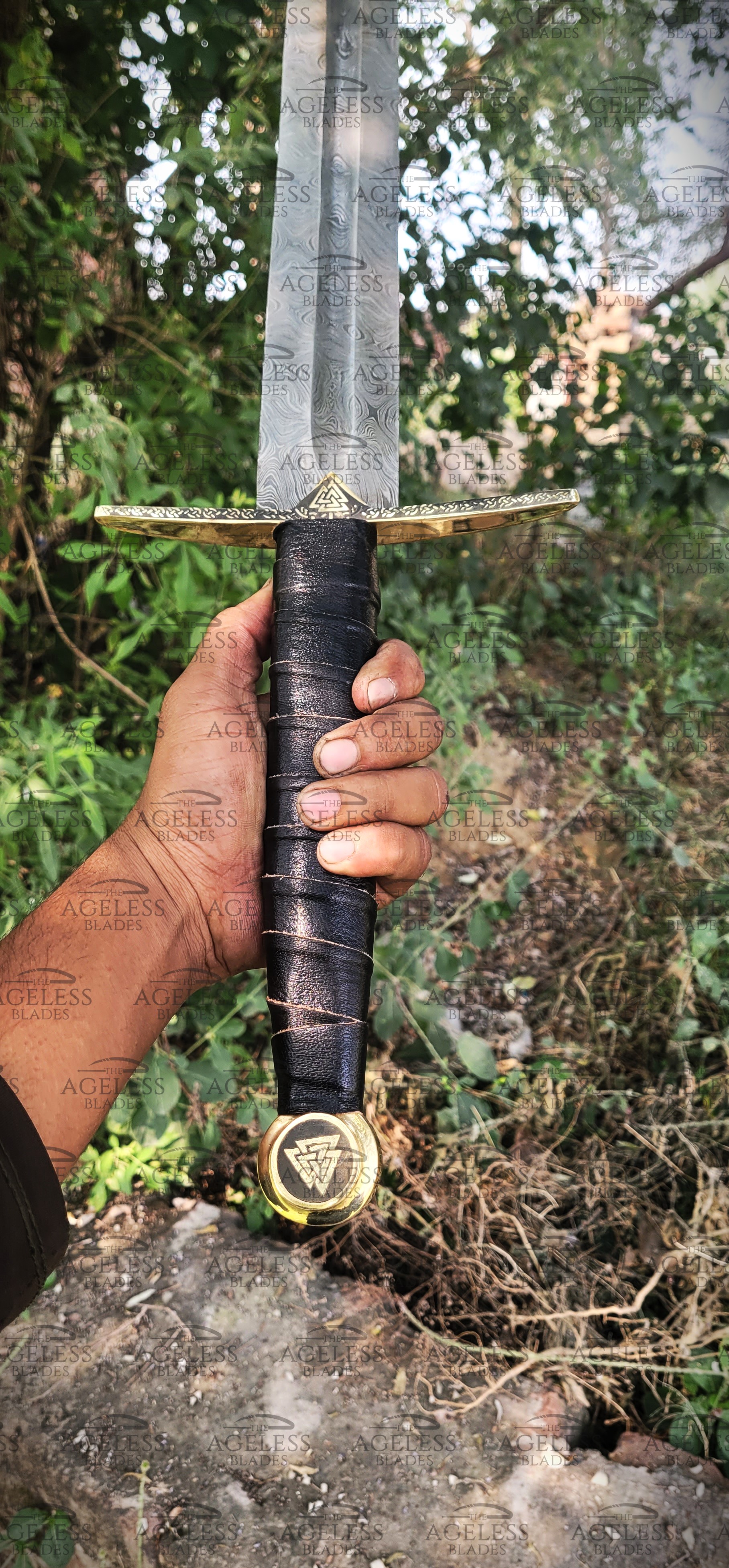 Einherjar Blade of Valhalla Damascus Steel Viking Long Sword | Inspire ...