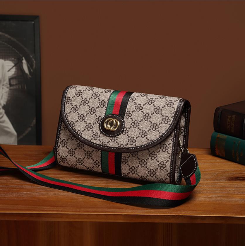Versatile New Style Handbag, High-End Fashion Women's Envelope Shoulder Messenger Bag for All Seasons