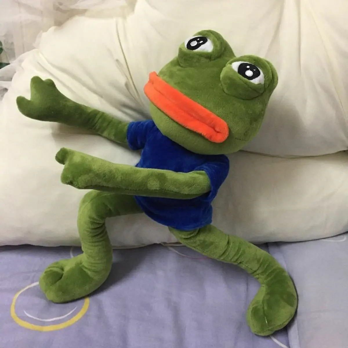 45cm Sad Frog Plush Toy Soft Pepe Frog Plush Stuffed Pillow for Cuddles & Room Decor
