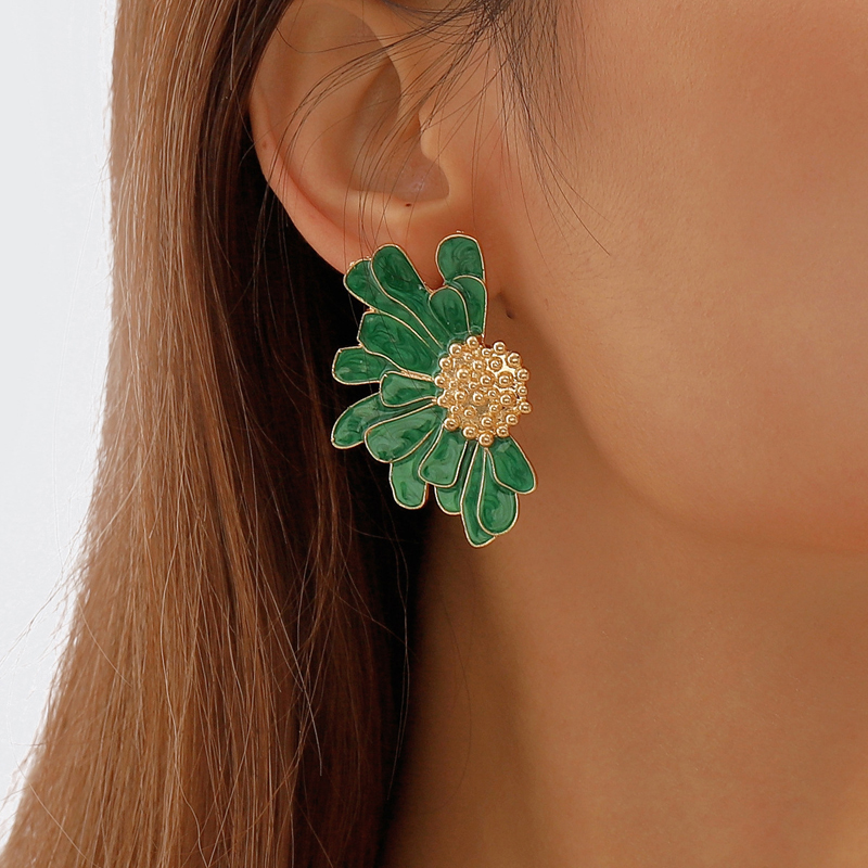 Vintage Blue Flower Stud Earrings Elegant Floral Enamel Earrings for Women