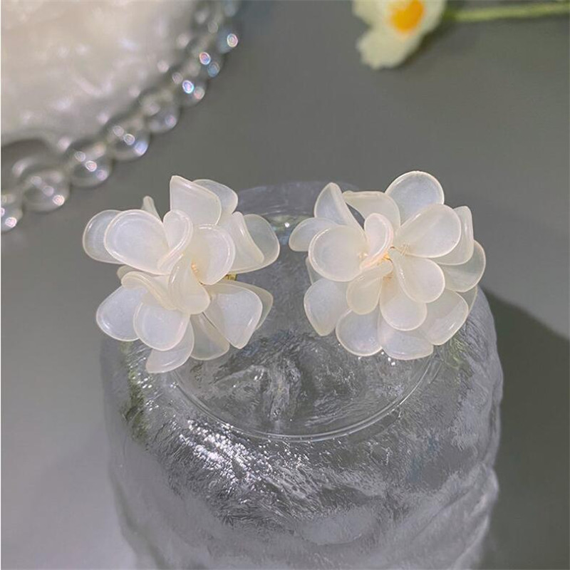 Elegant Flower Stud Earrings White & Green Floral Statement Earrings for Women