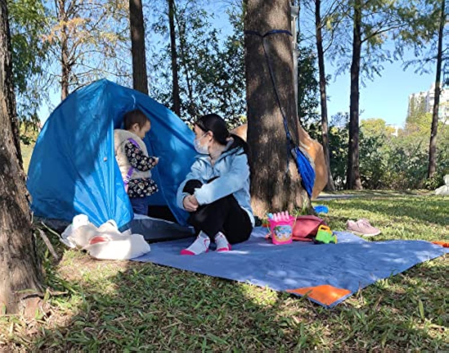 Waterproof Picnic Blanket Foldable Portable Beach Mat for Travel Camping and Park Days