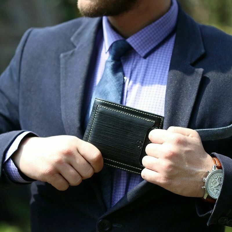 RFID Blocking Leather Bifold Wallet for Men with ID Window & Card Holder